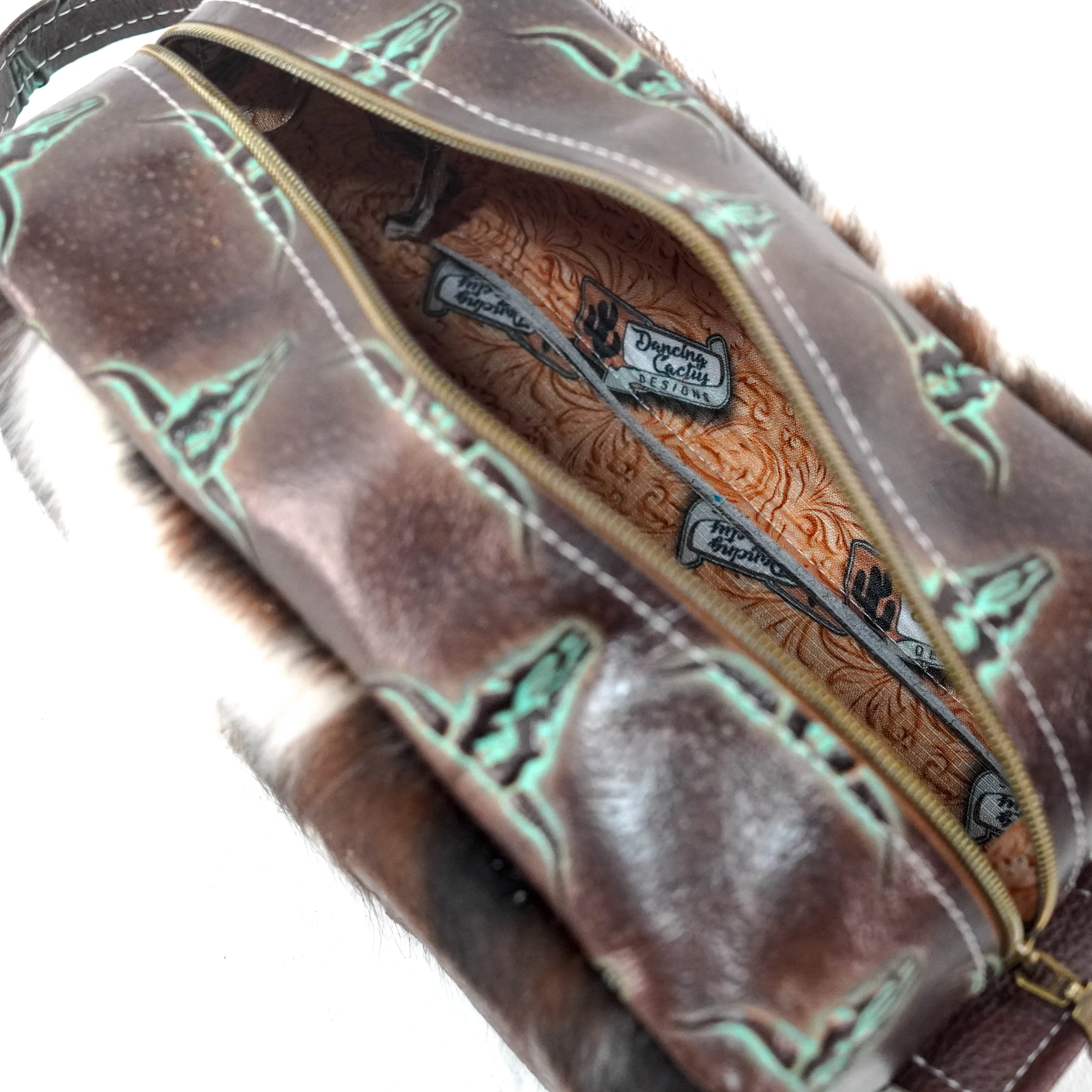013 Dutton - Tricolor w/ Mint Chocolate Skulls