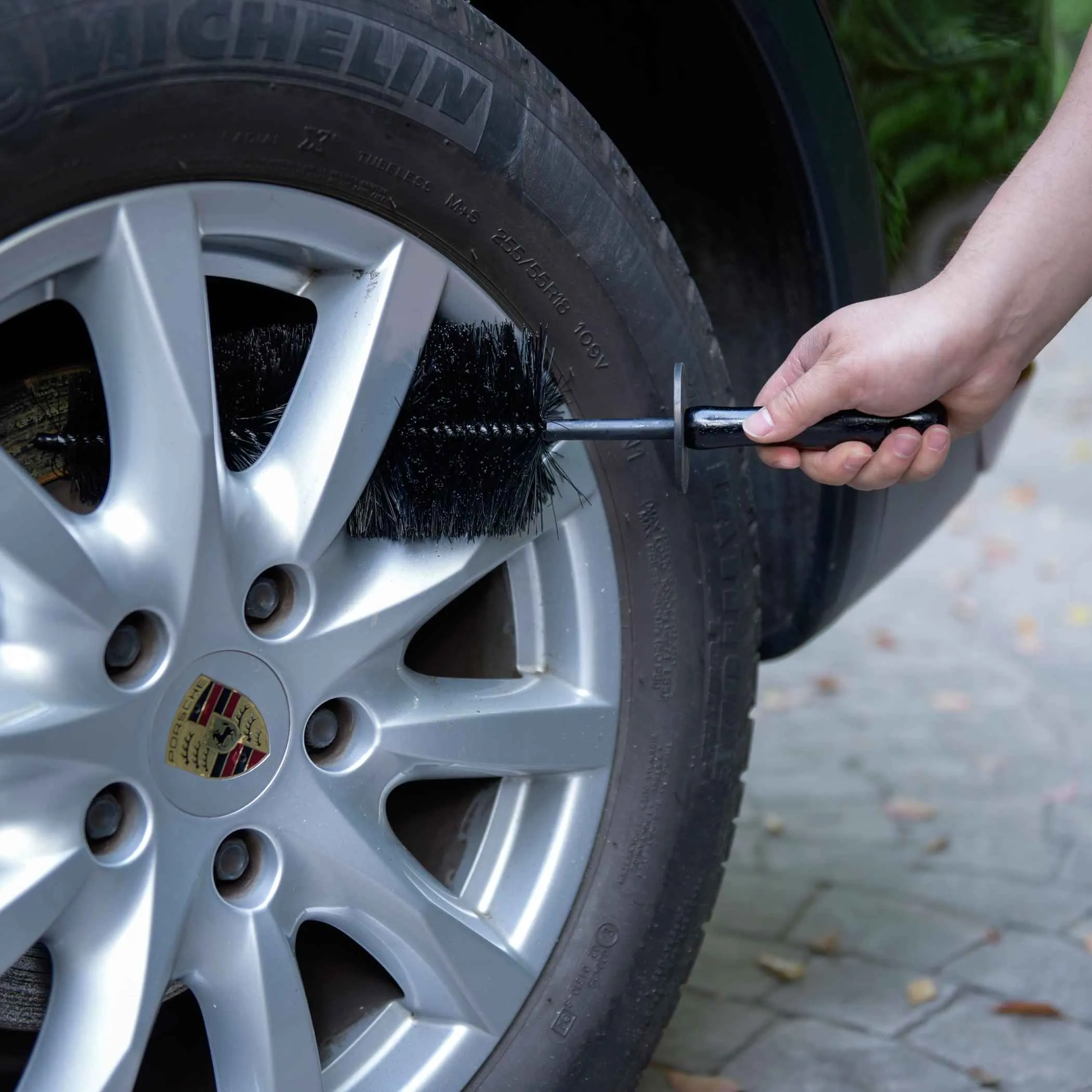18" Flexible Wheel Spoke Brush w. Flexi Handle