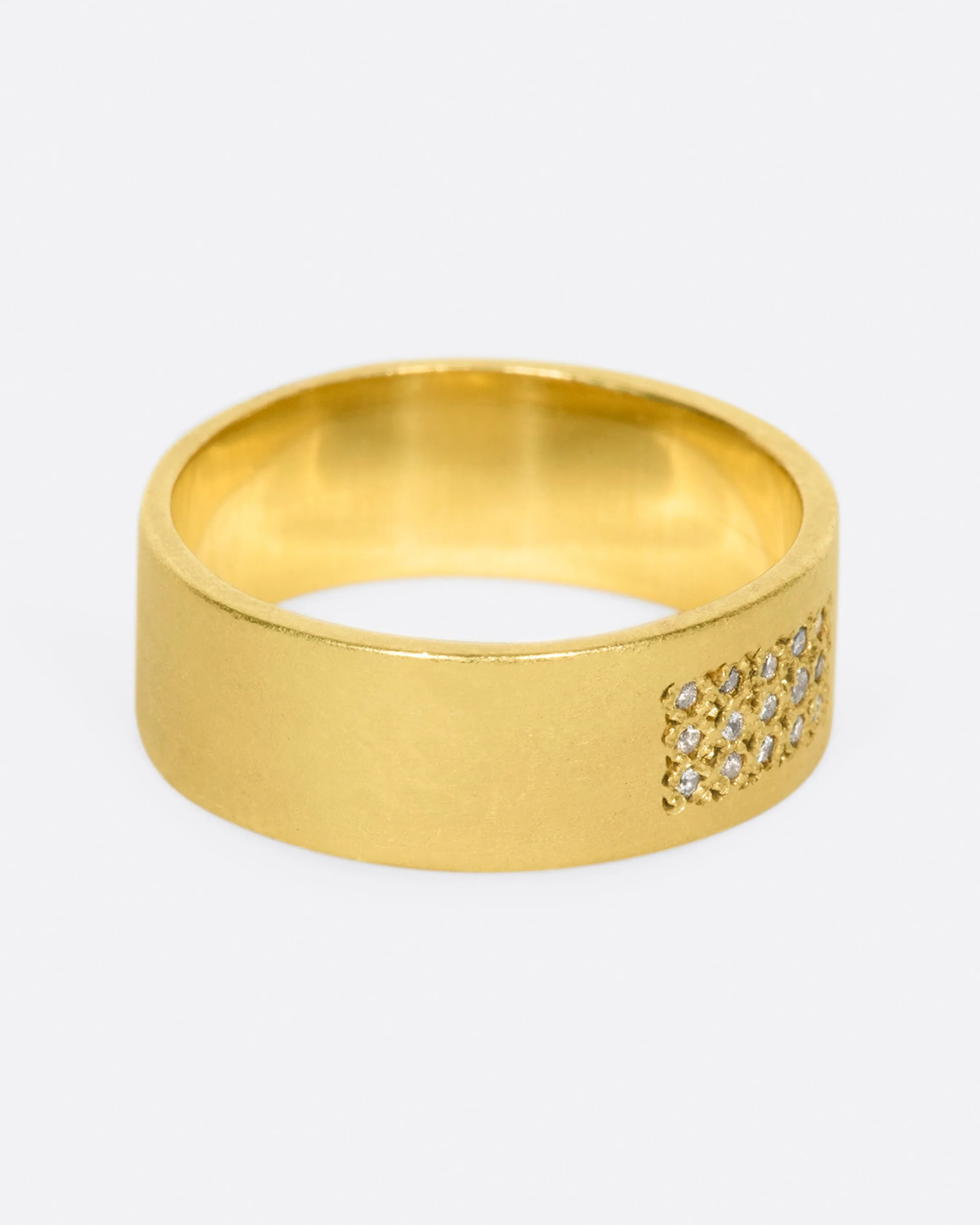 Ash Gleam Ring