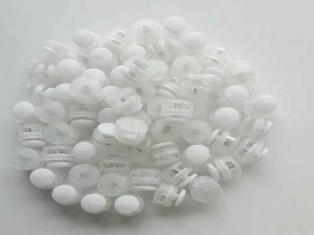 Button Toggle - Clear & White