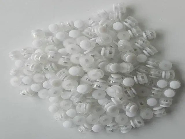Button Toggle - Clear & White