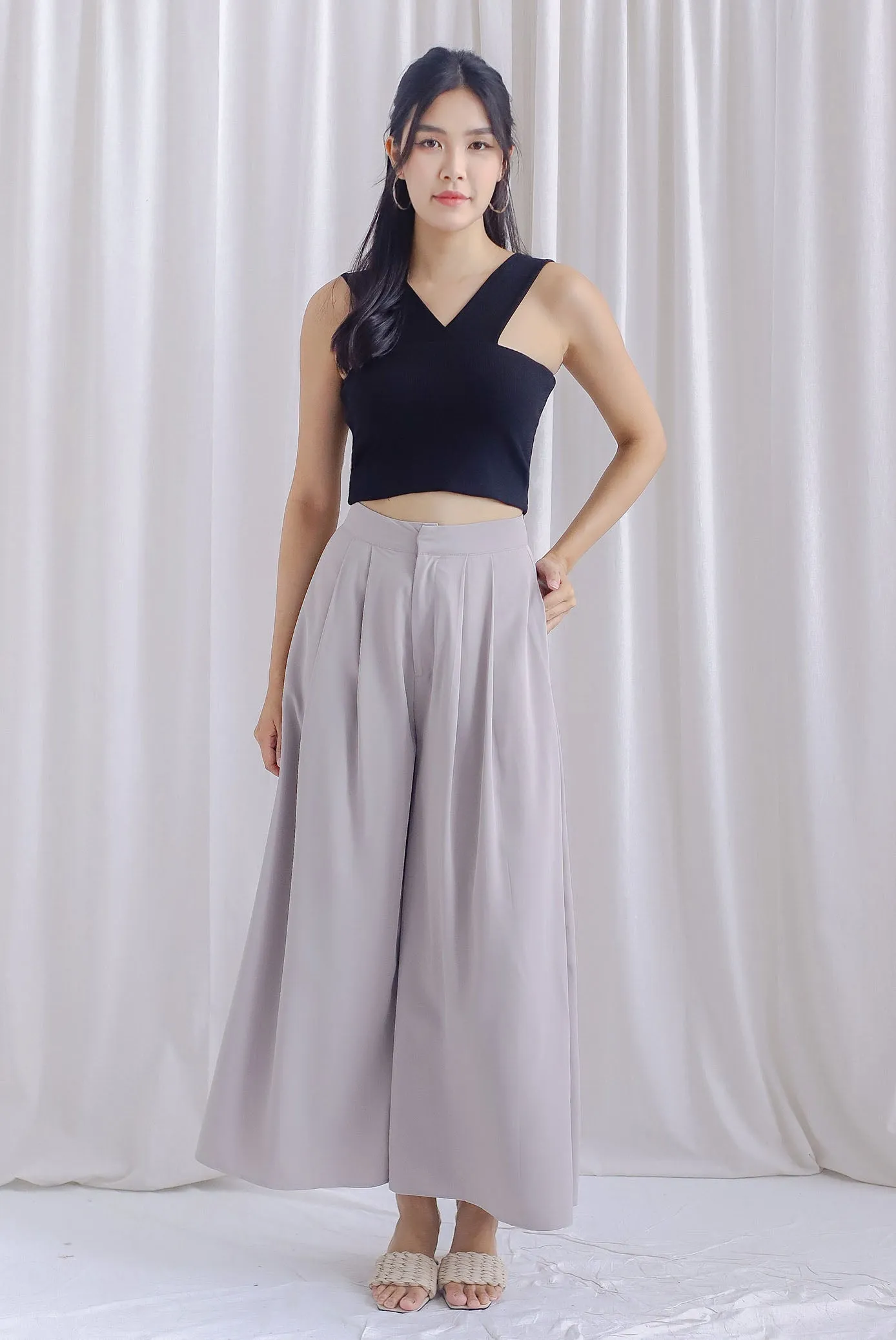 Cherie Padded Two Way Top In Black
