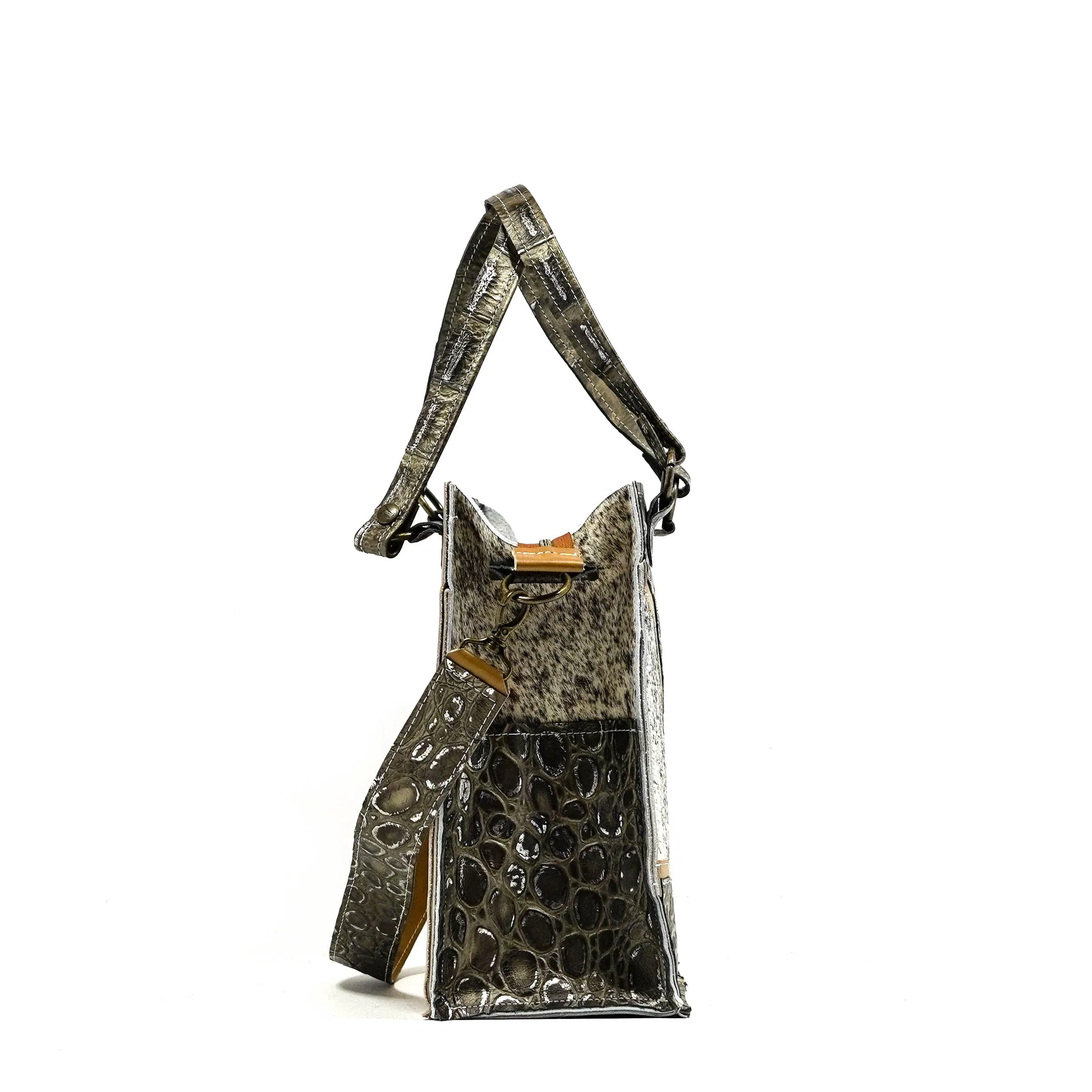 Clerk - Salt & Pepper w/ Antique Jumbo Croc