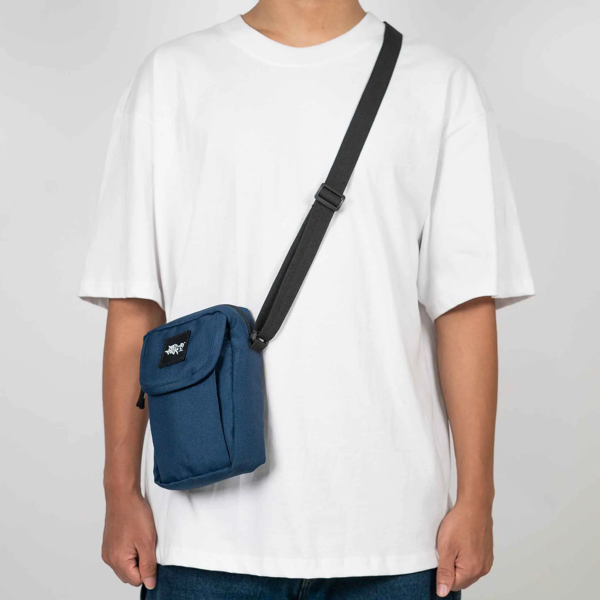 Essential Shoulder Bag (Blue)