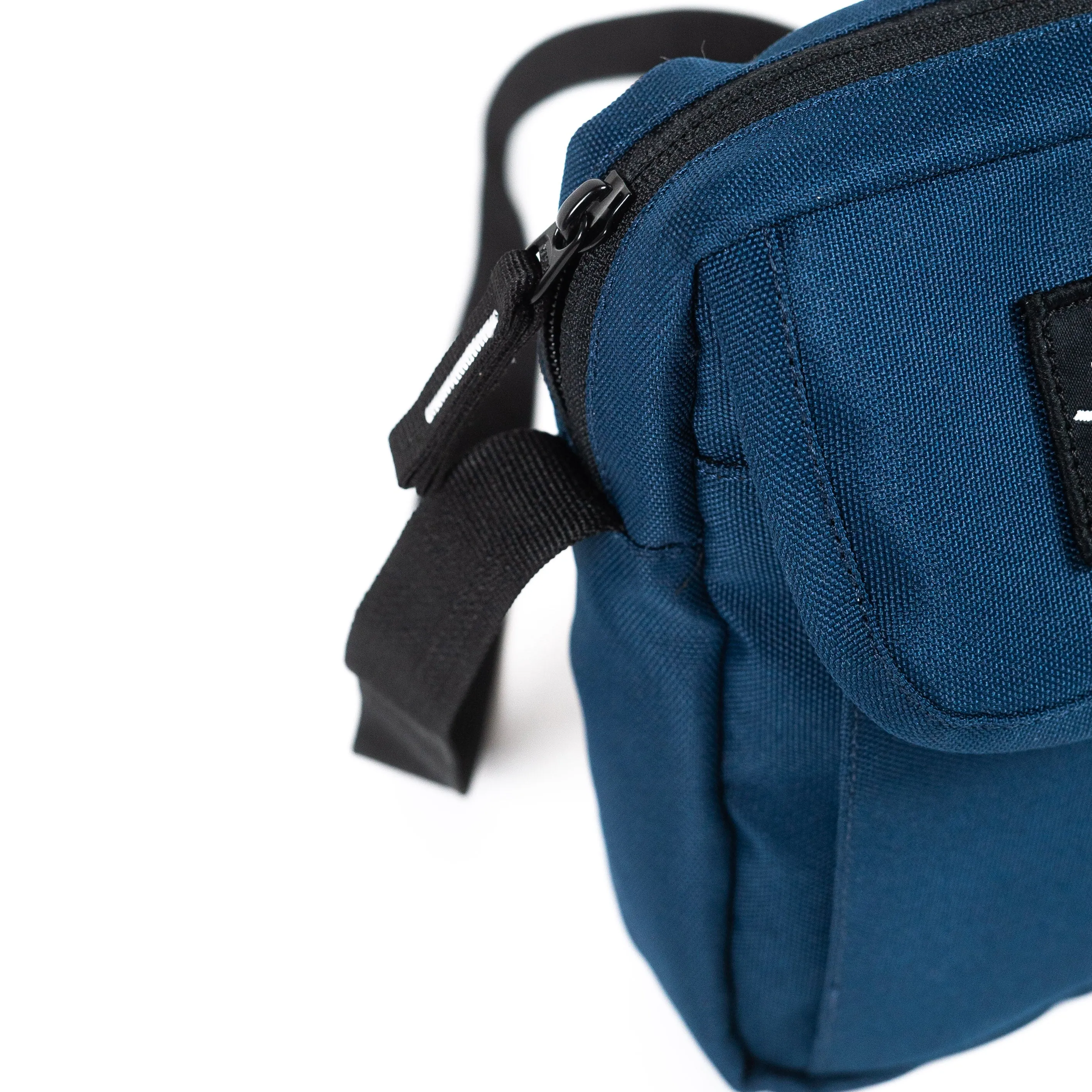 Essential Shoulder Bag (Blue)