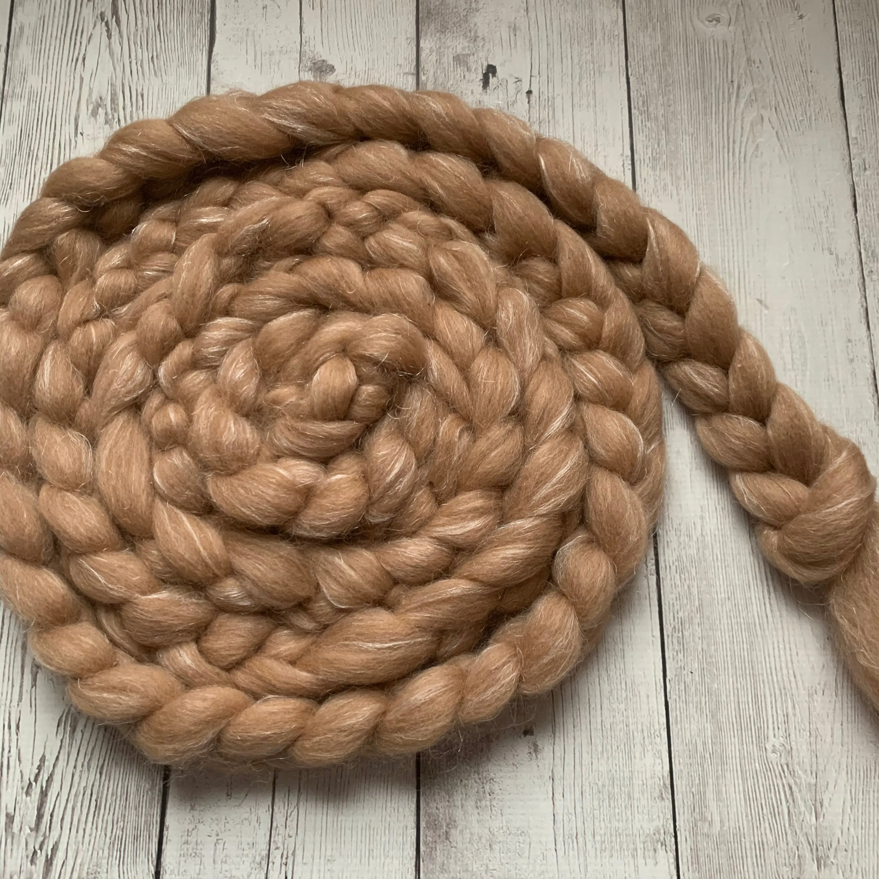 FARM ROVING - Baby Alpaca / Merino / Firestar - Roving from ESTHER - Light Fawn