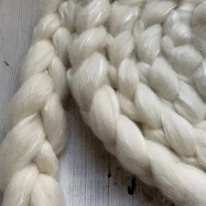 FARM ROVING - Baby Alpaca / Merino / Silk - Roving (Baby Grade Alpaca) from THOR - White