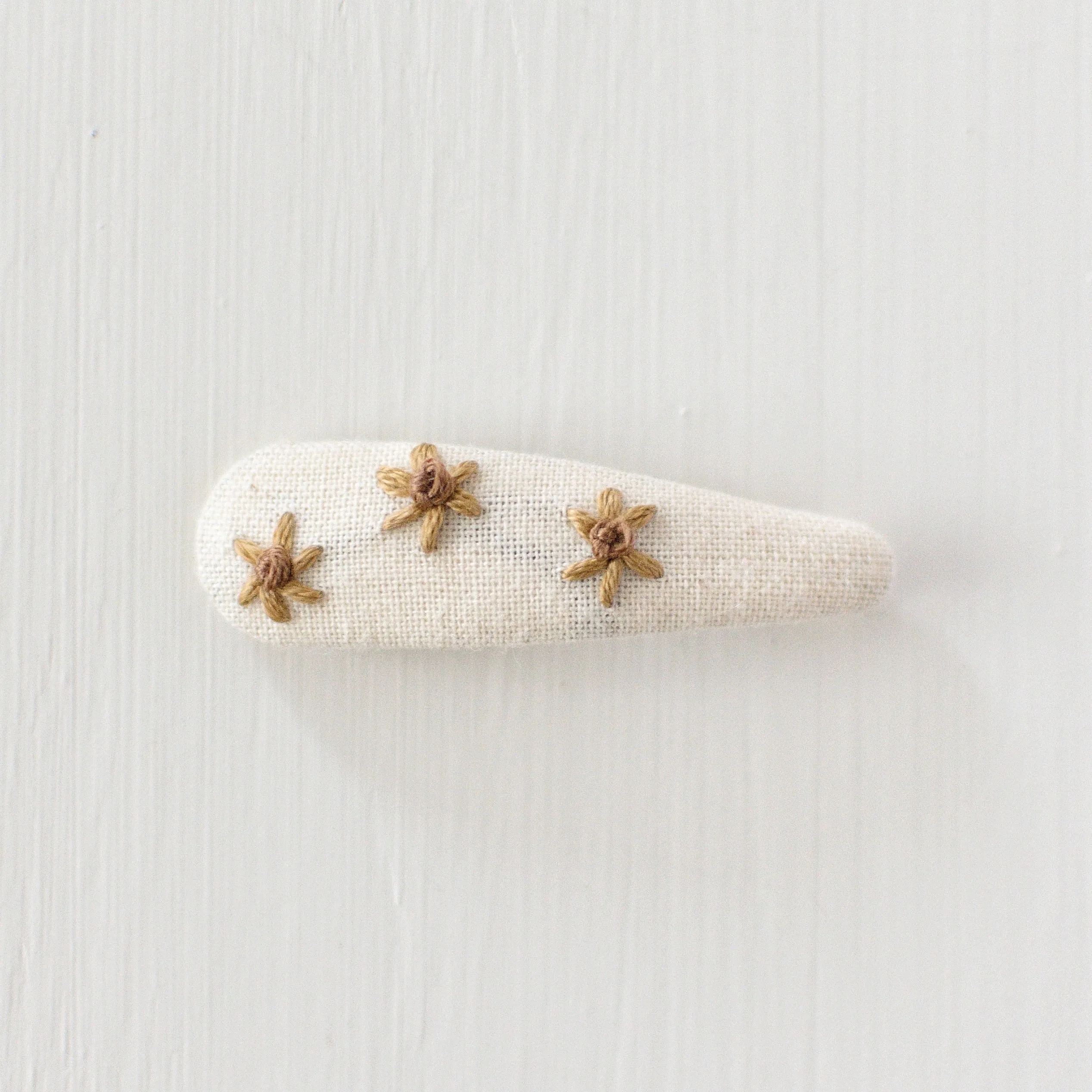 Gold Daisies 2in Snap Clip