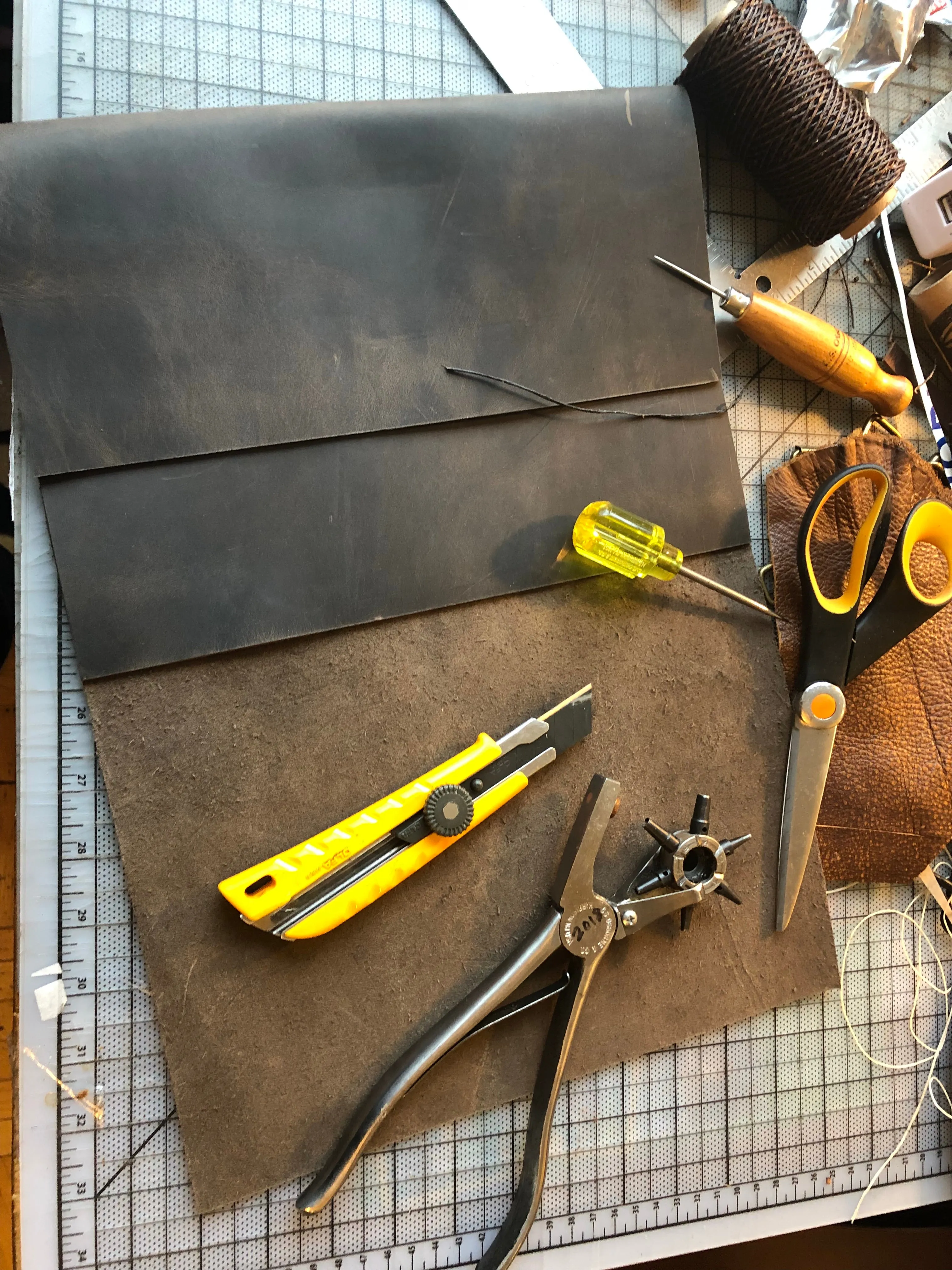 iPad pocket case, Tablet travel sleeve, Handmade leather iPad, Customizable