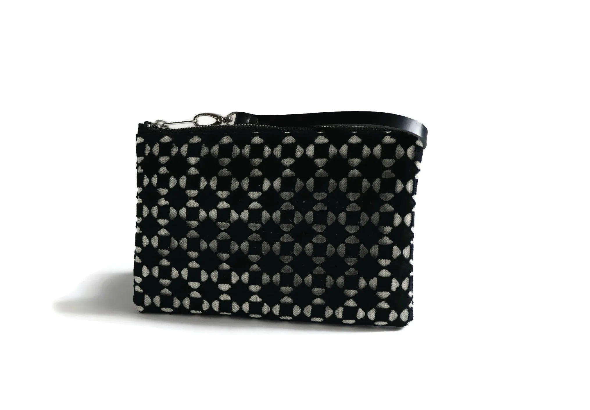 Linen Cutch Bag with Eyelet Embroidery