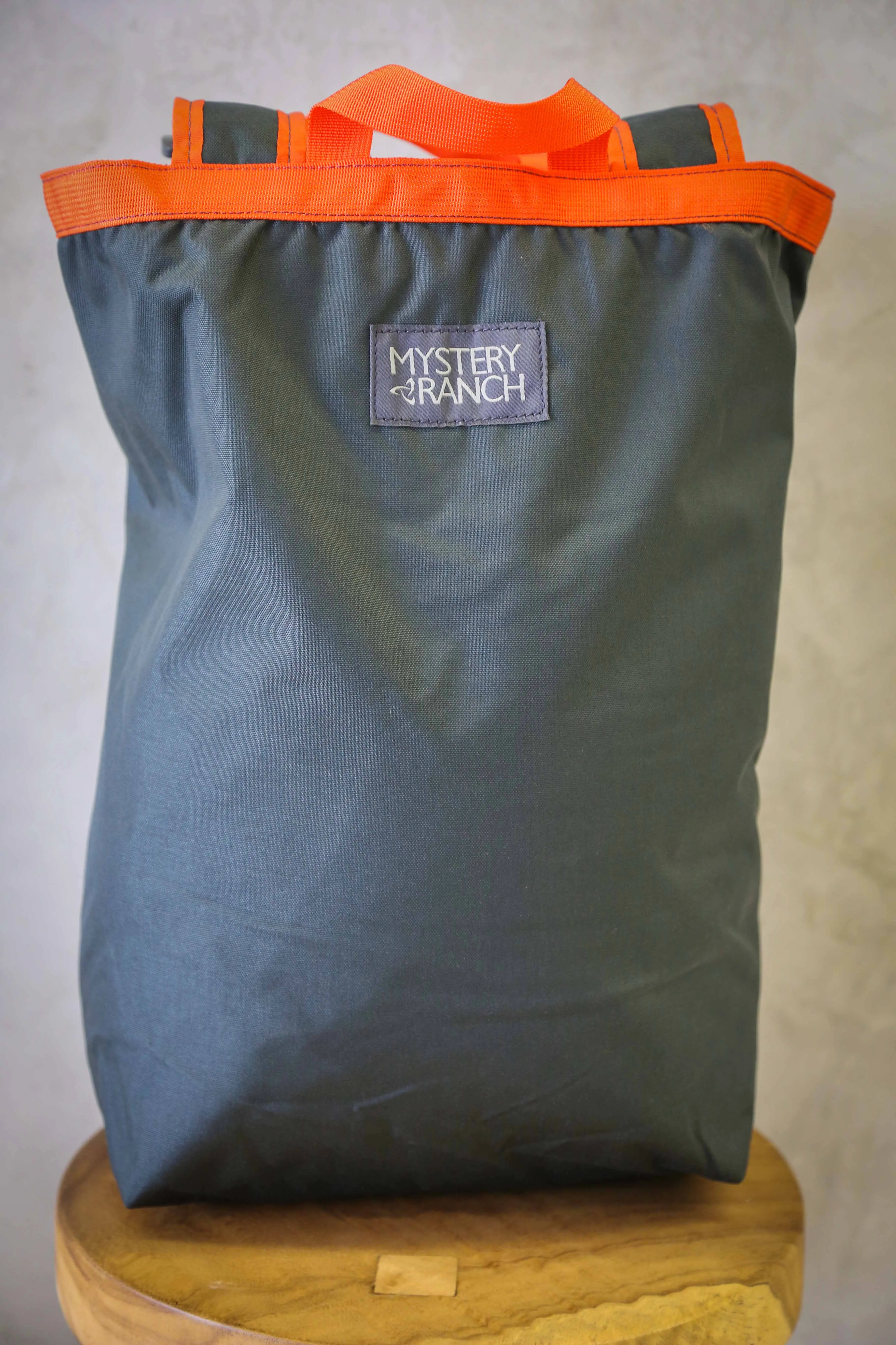 Mystery Ranch Booty Bag MD in Charcoal