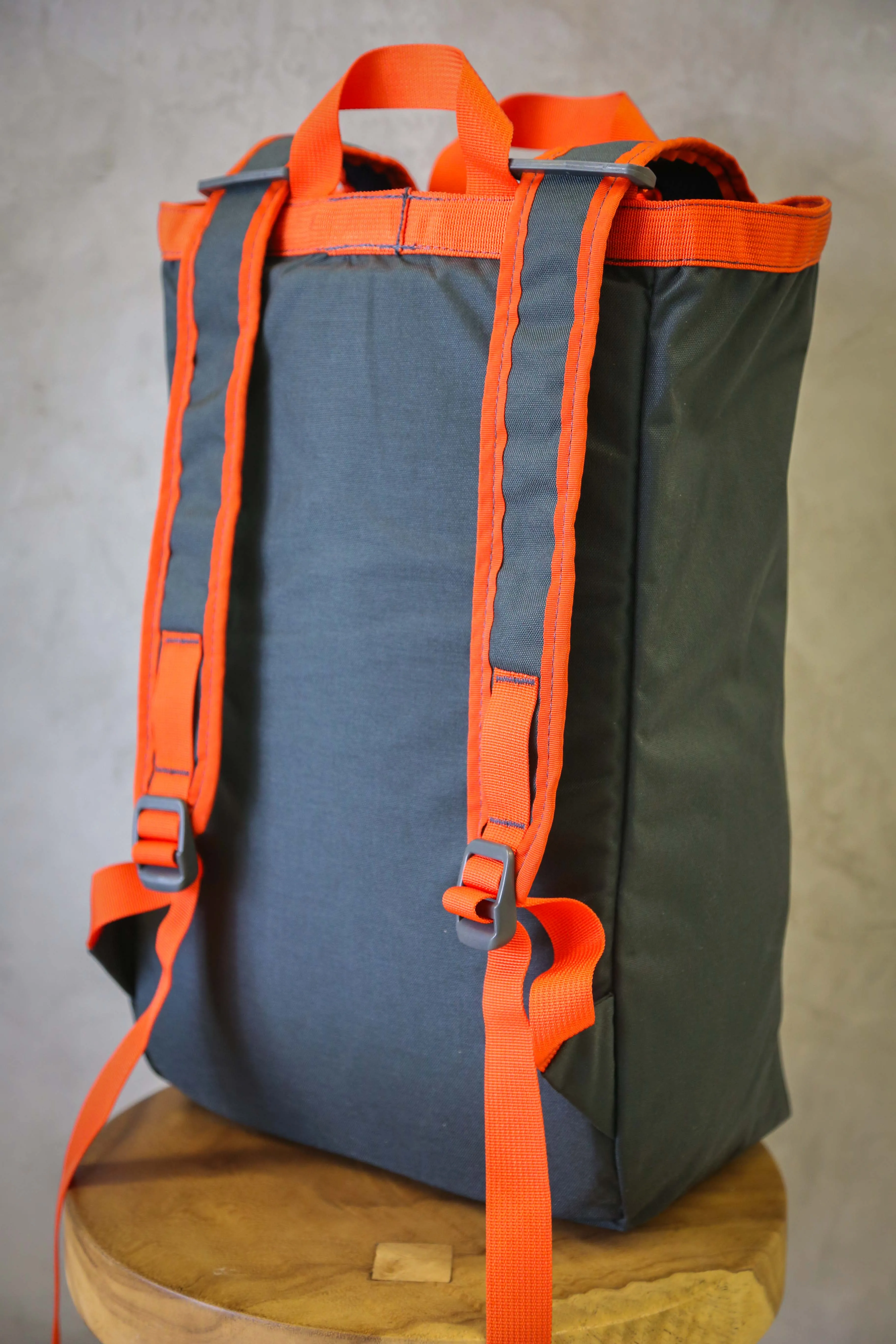 Mystery Ranch Booty Bag MD in Charcoal