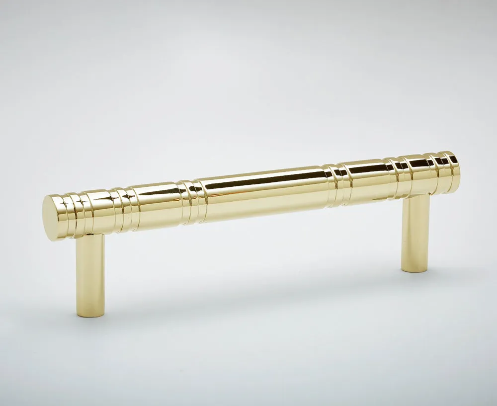 Reveal-04 Handle
