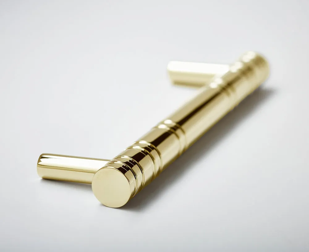 Reveal-04 Handle
