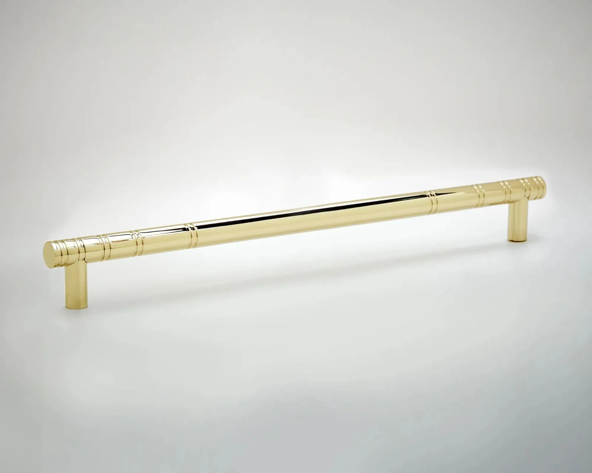 Reveal-18 Handle