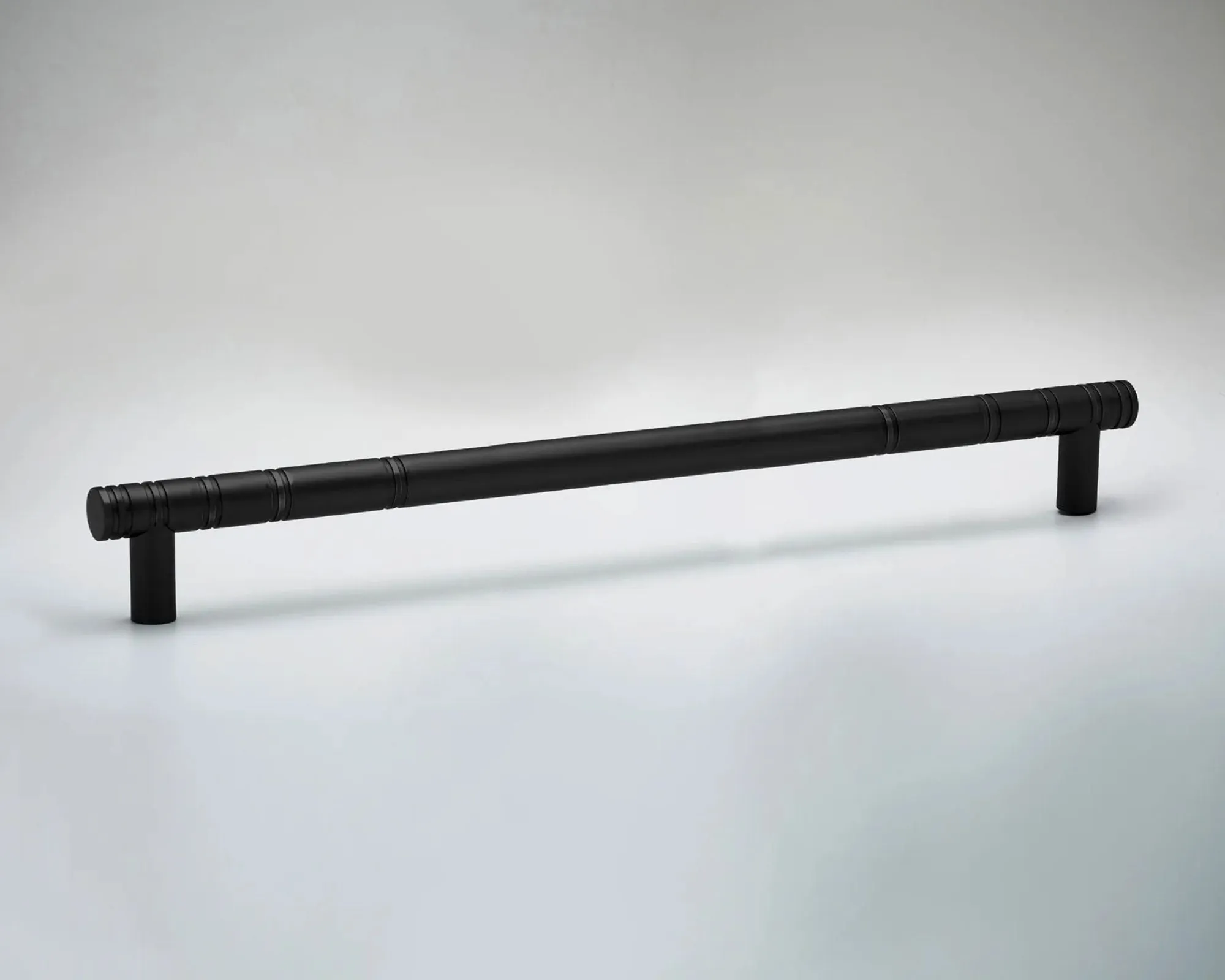 Reveal-18 Handle