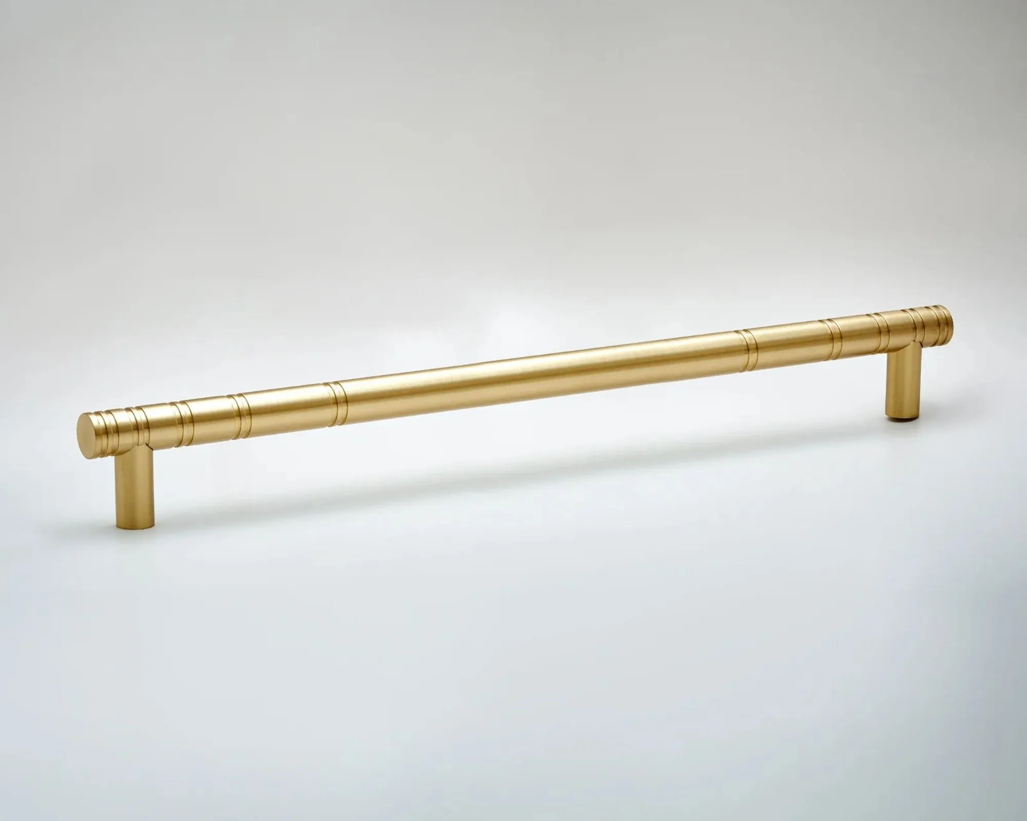 Reveal-18 Handle