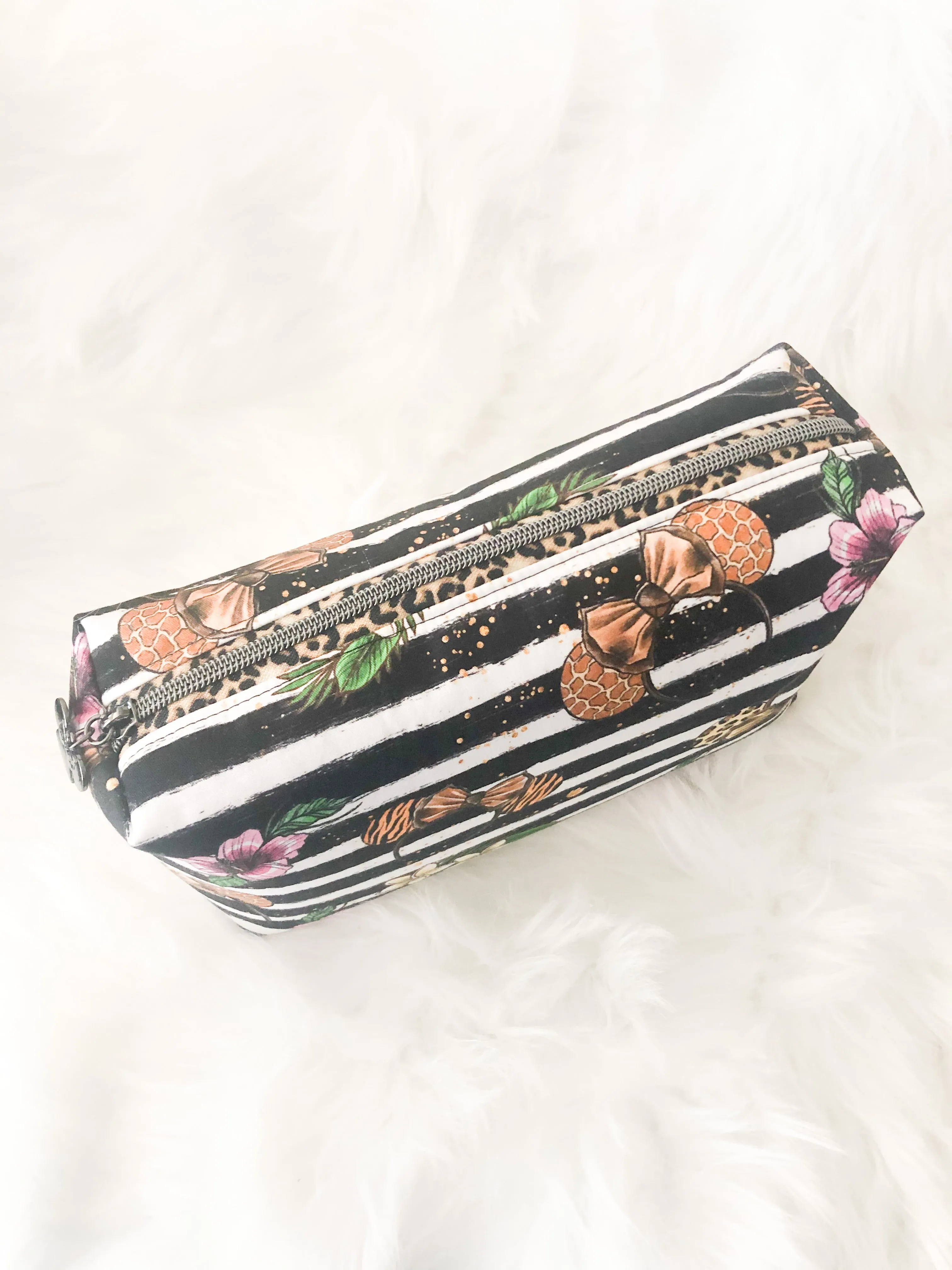 Safari Minnie Boxy Pouch