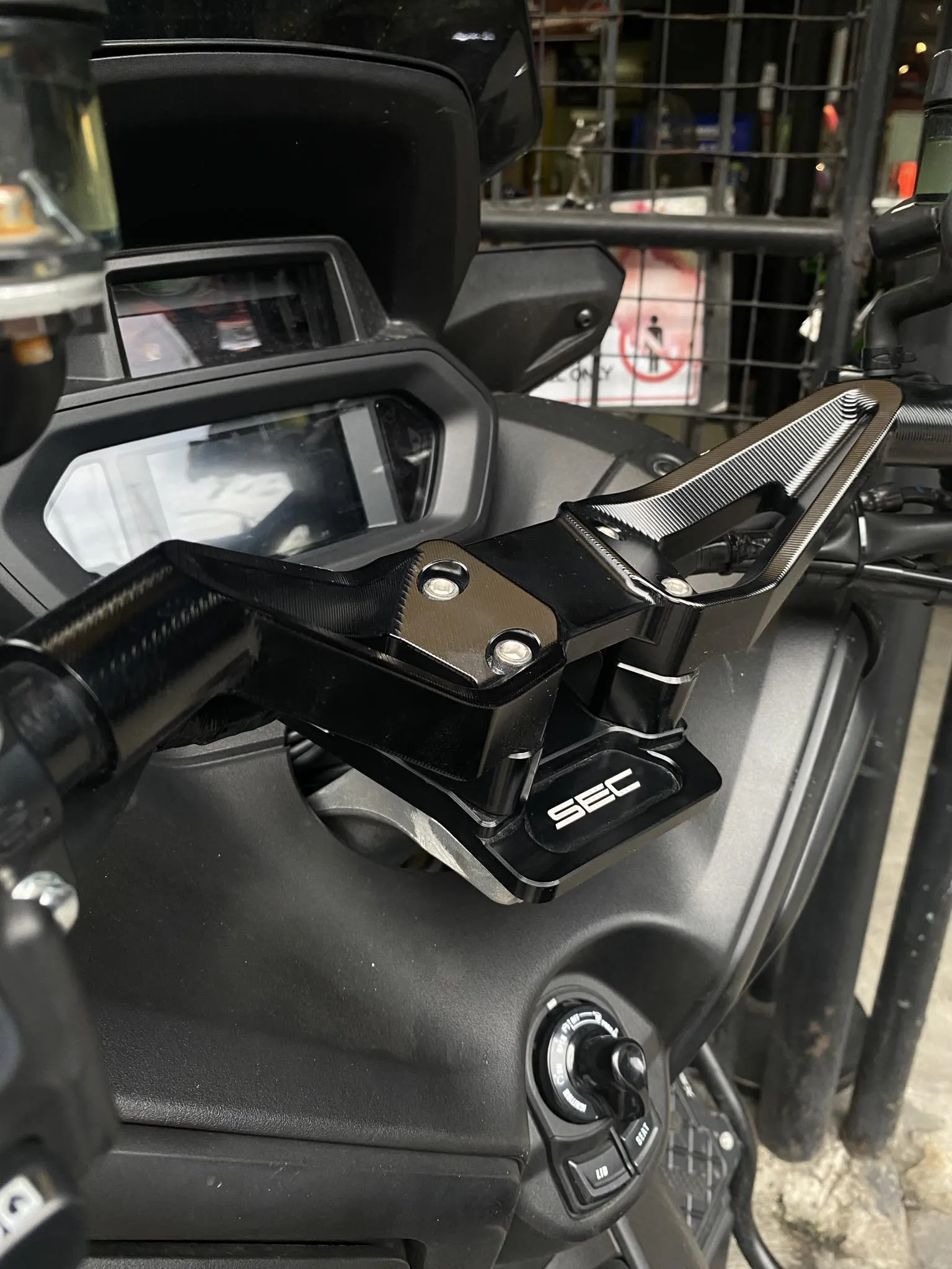SEC Handle Bar
