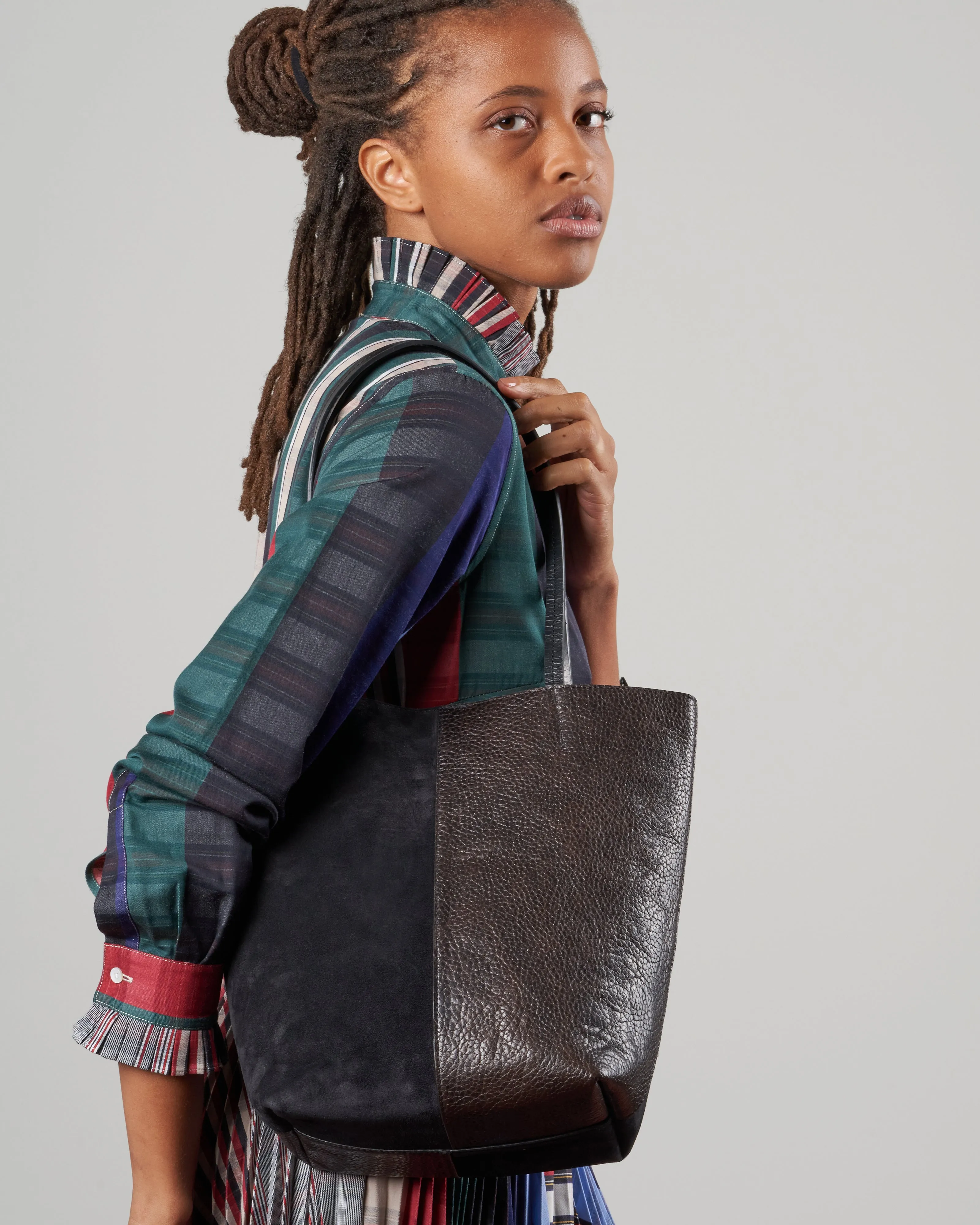 small essential tote - 2 tone graphite