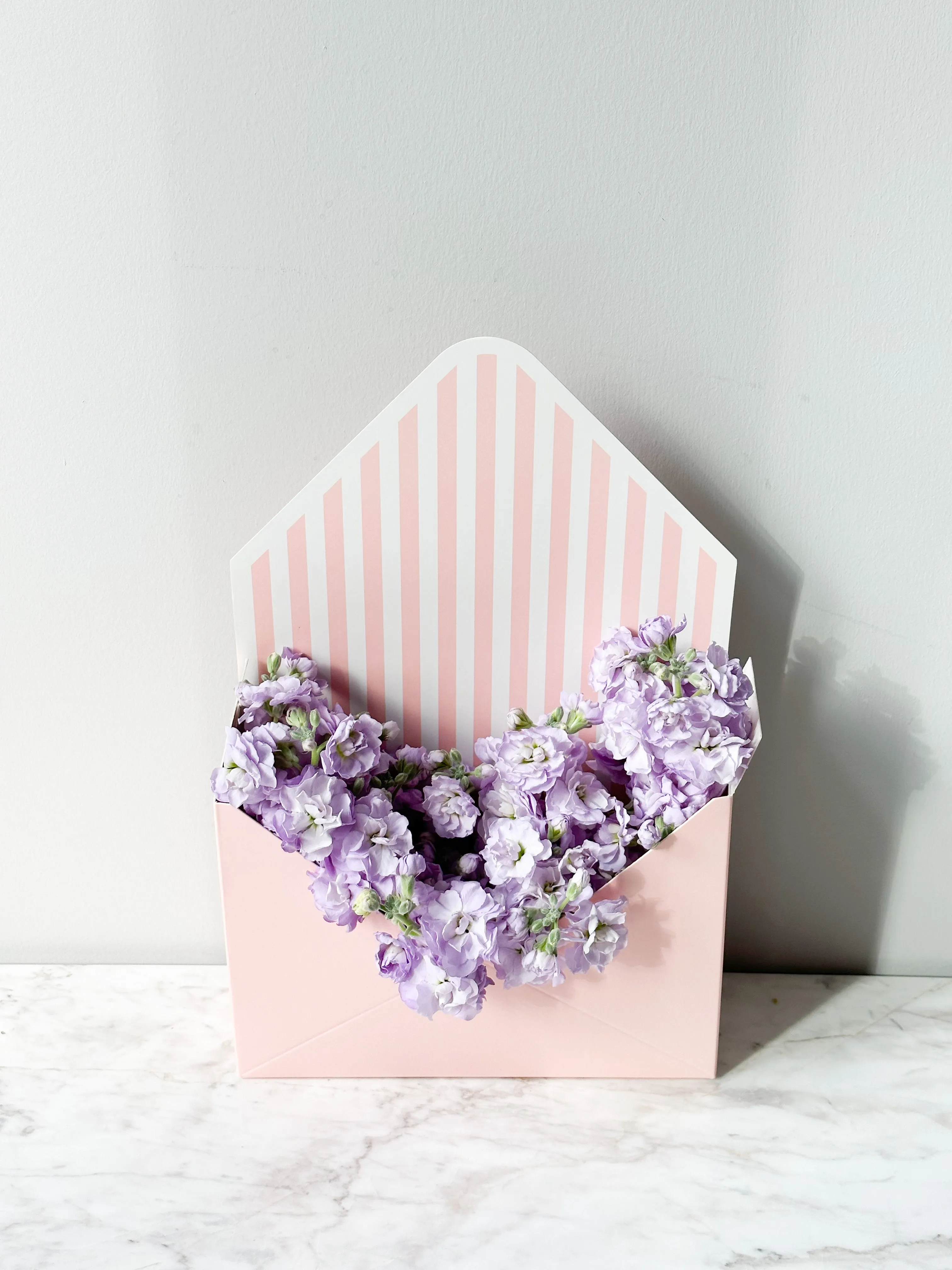 Stripe Envelope Shape Flower Box