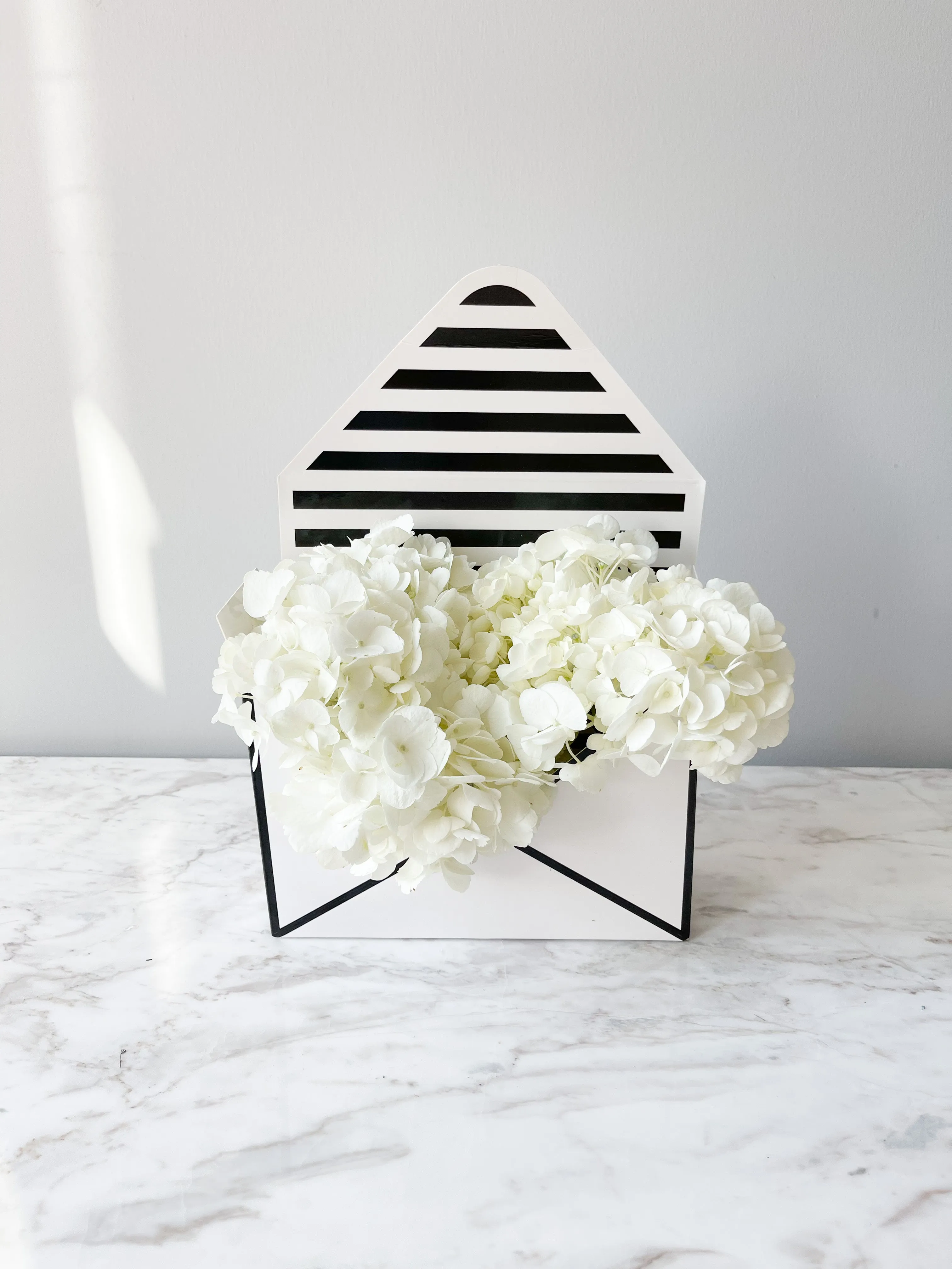 Stripe Envelope Shape Flower Box