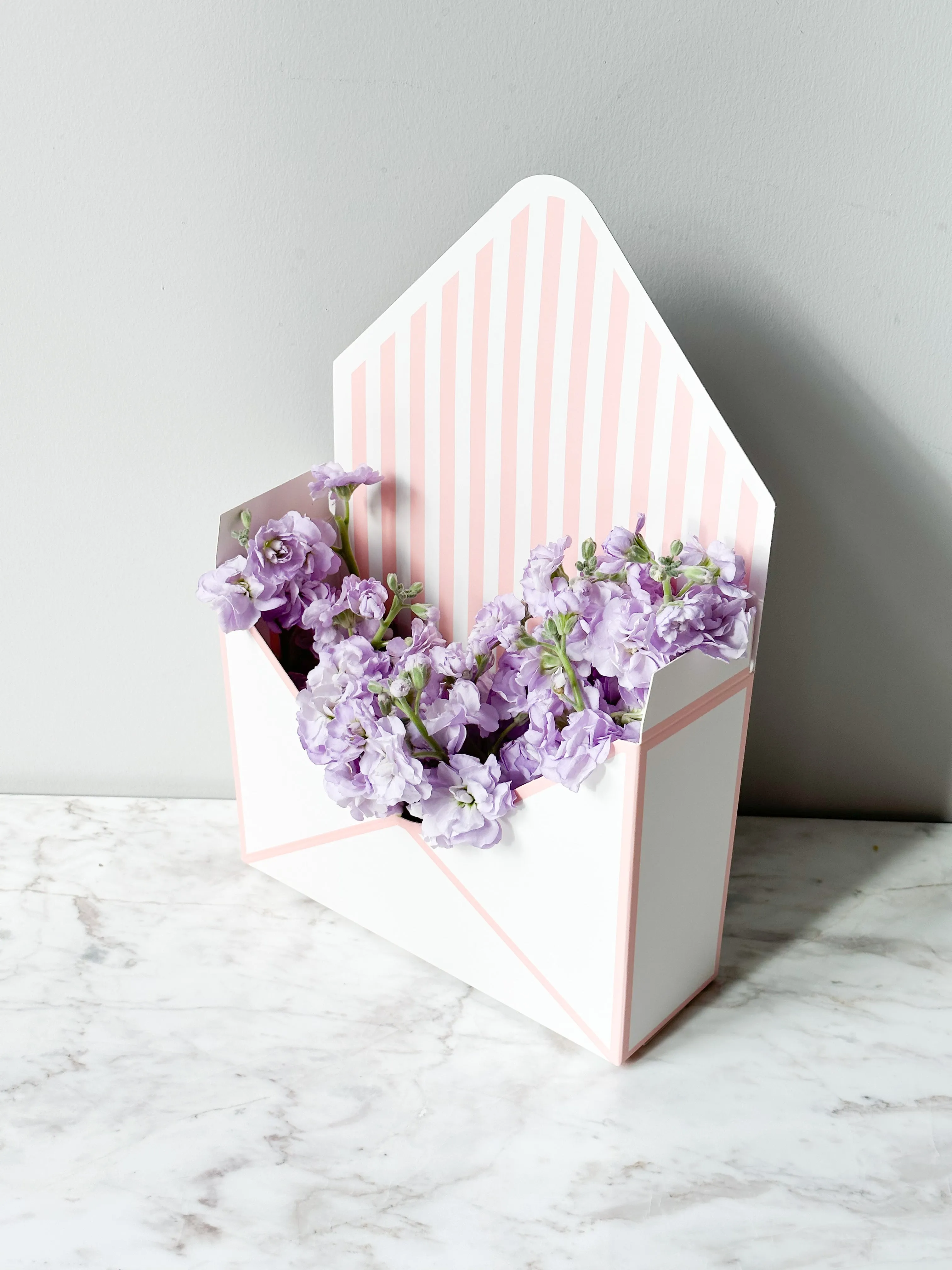 Stripe Envelope Shape Flower Box