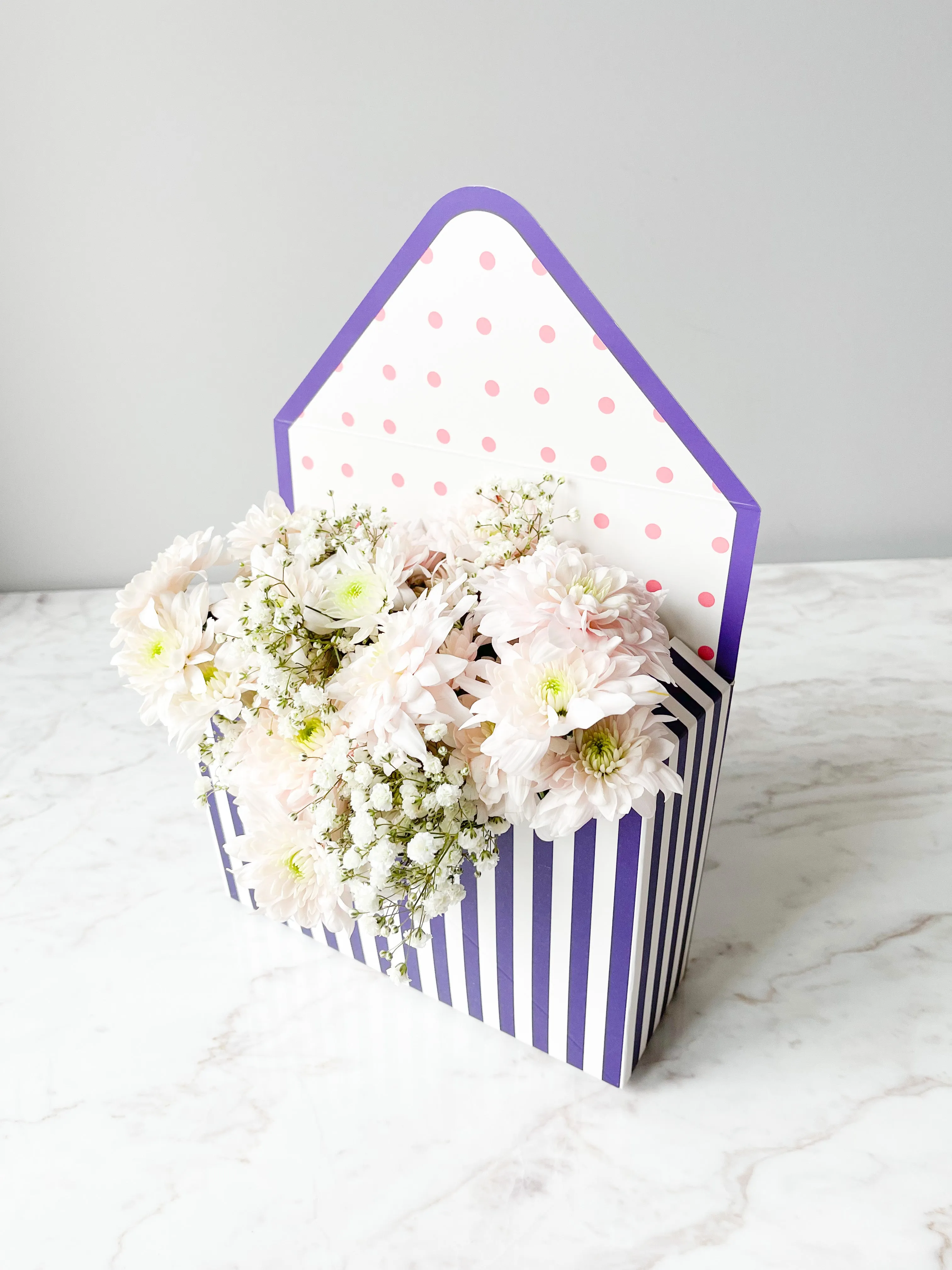 Stripe Envelope Shape Flower Box