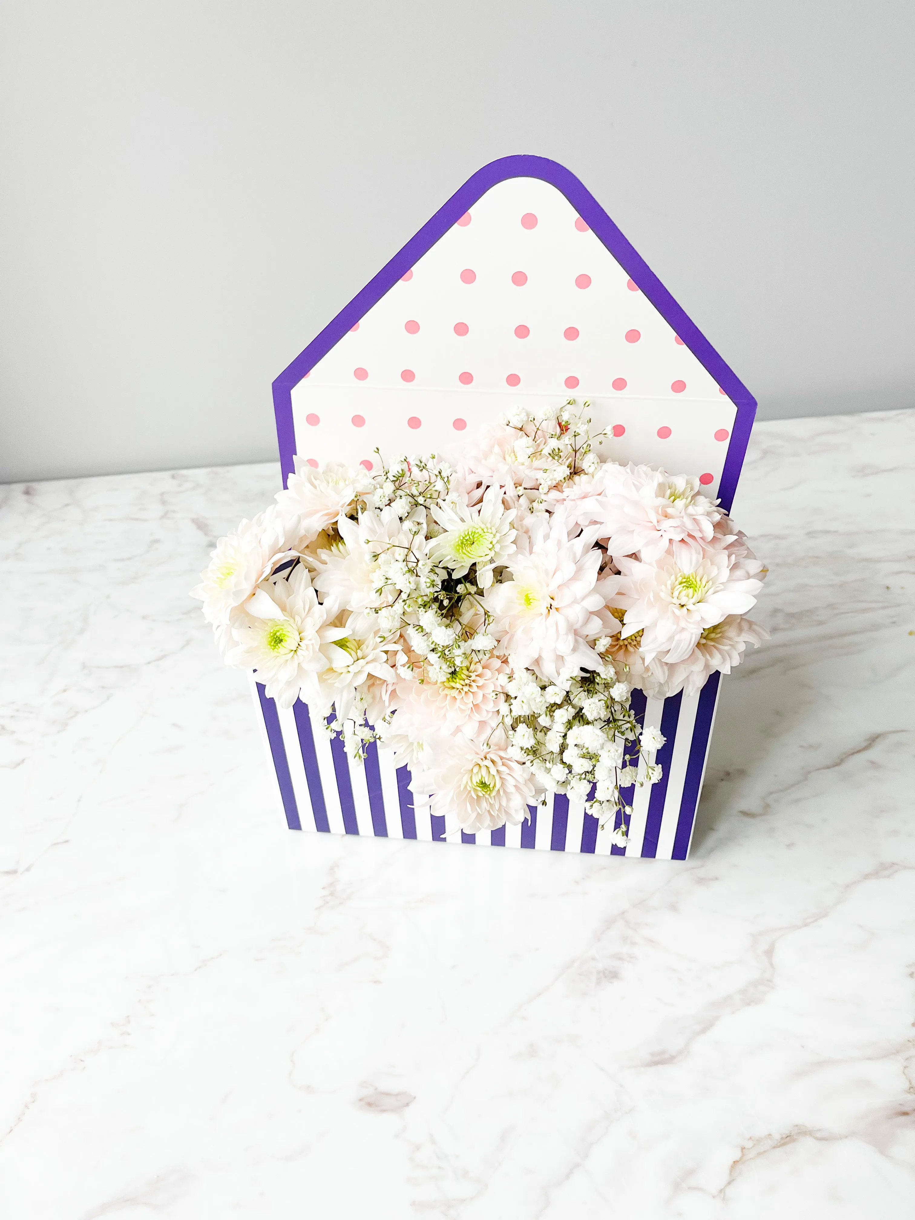 Stripe Envelope Shape Flower Box