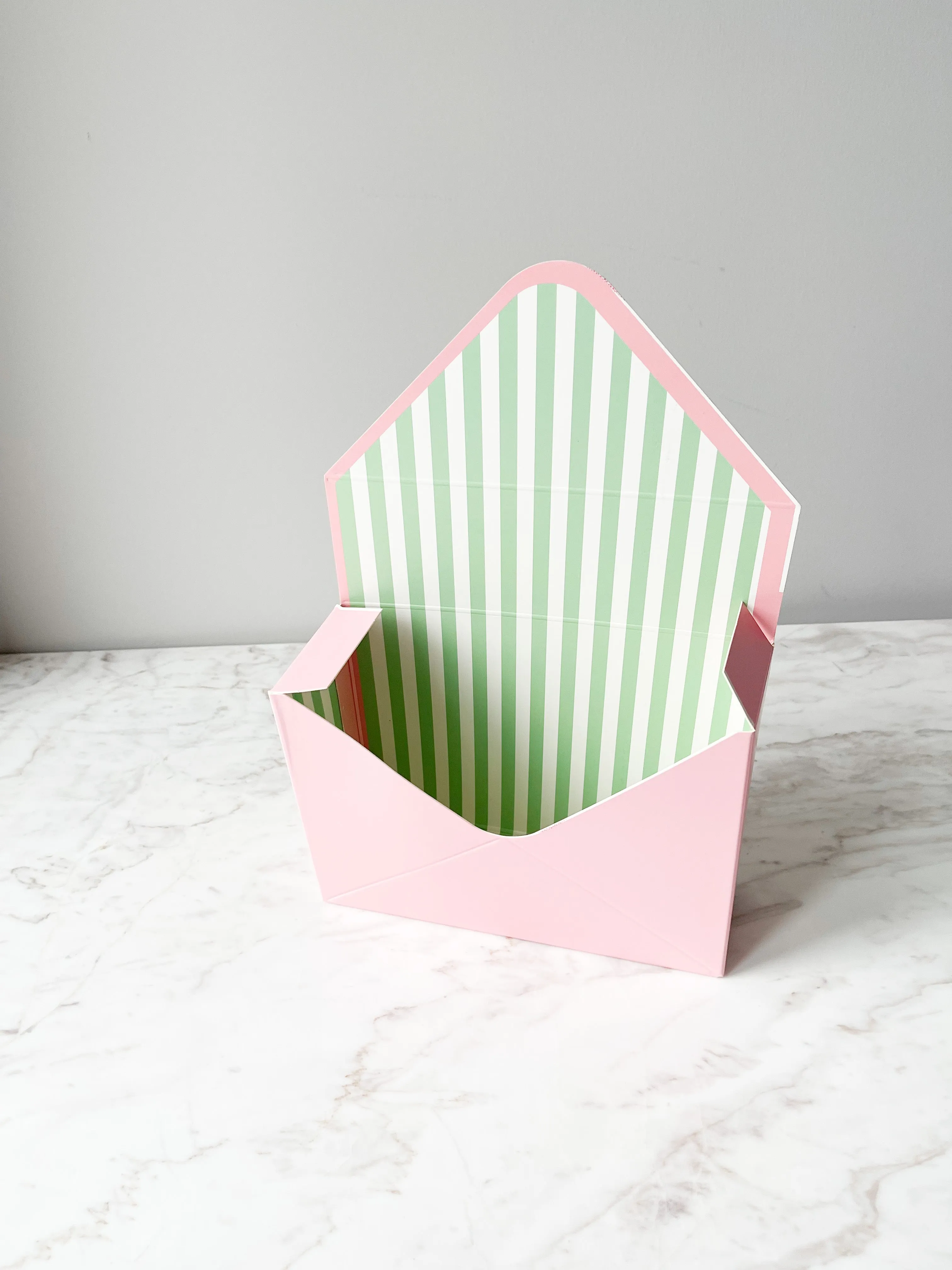 Stripe Envelope Shape Flower Box