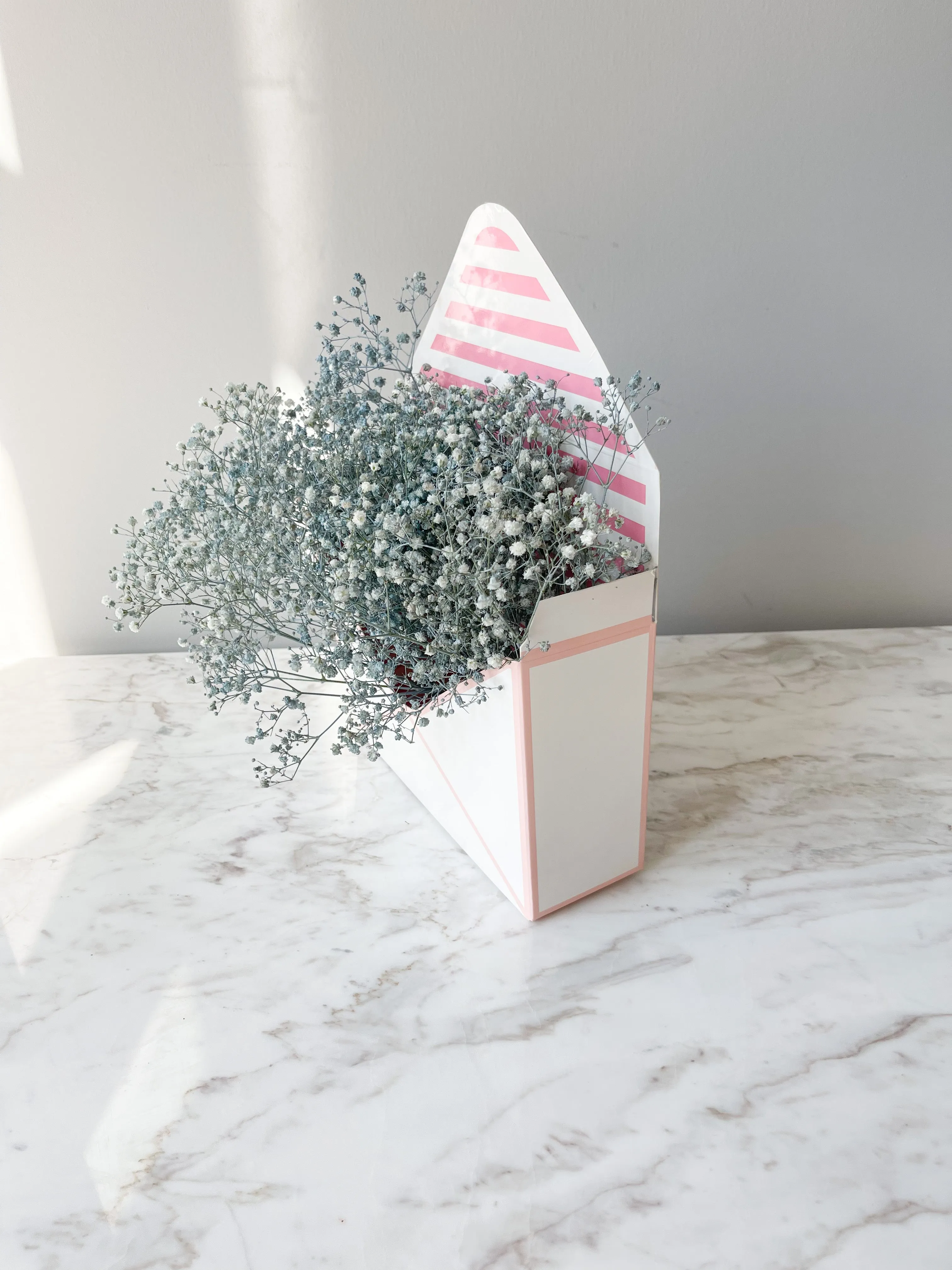 Stripe Envelope Shape Flower Box