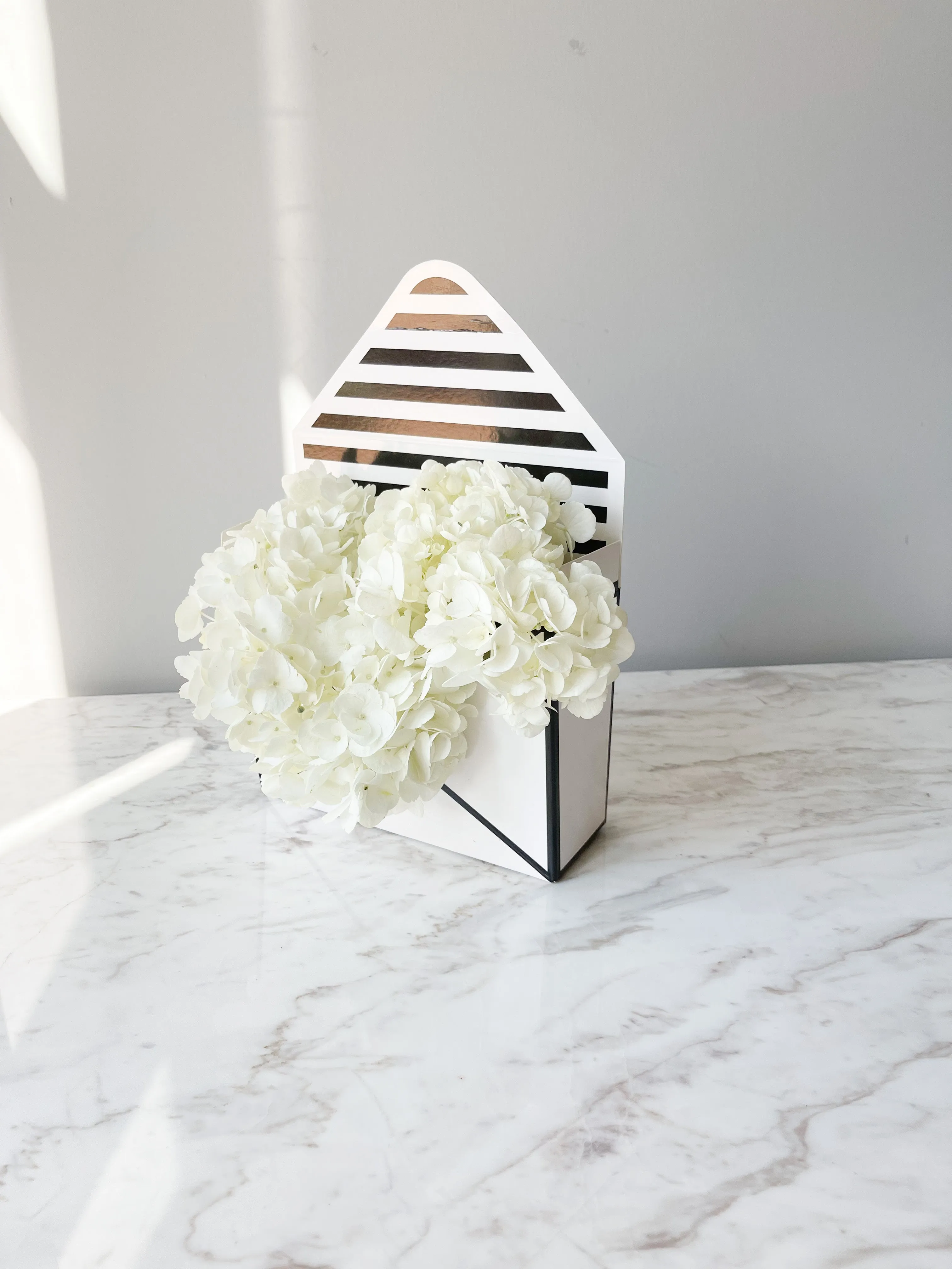Stripe Envelope Shape Flower Box