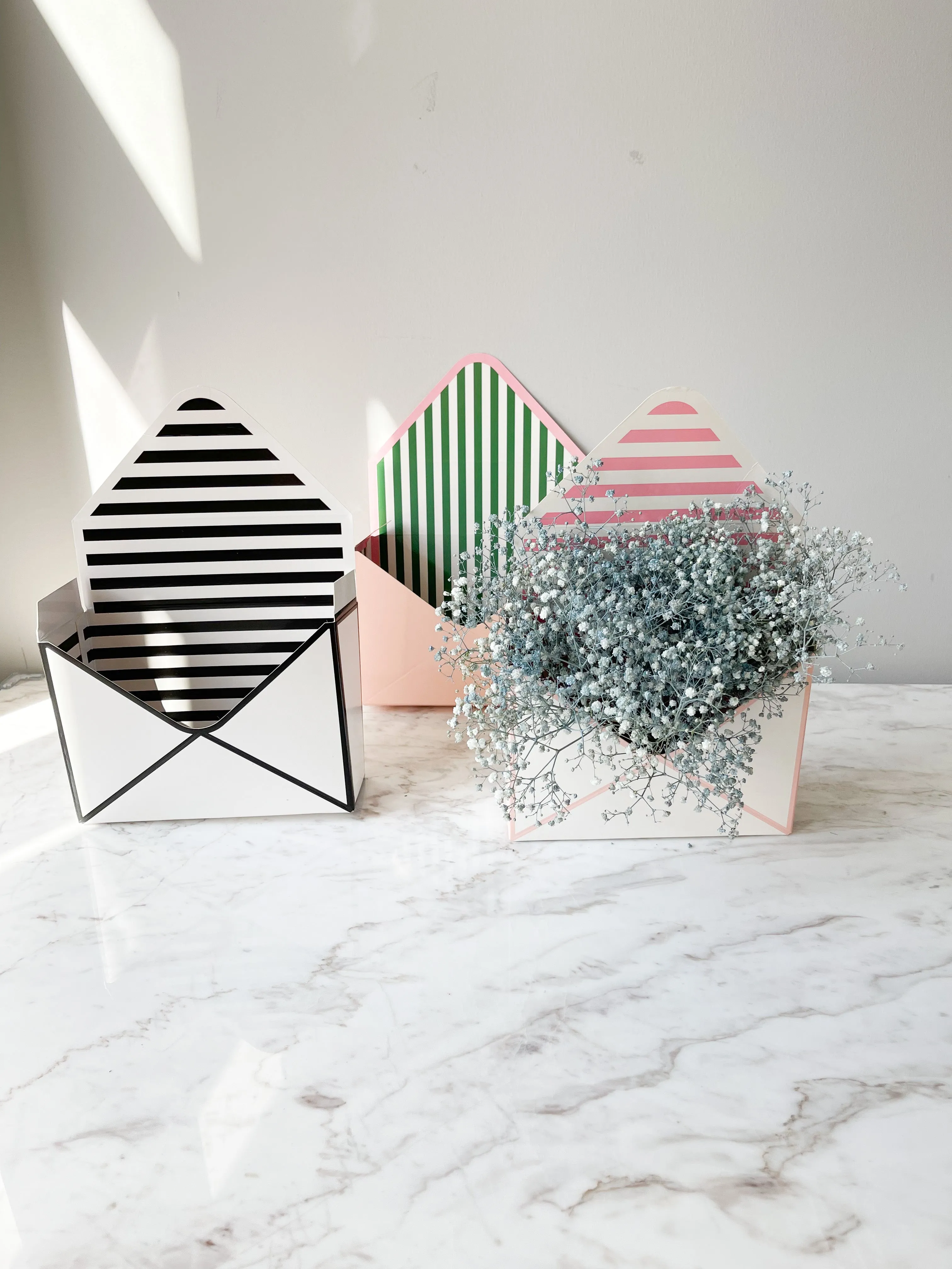 Stripe Envelope Shape Flower Box