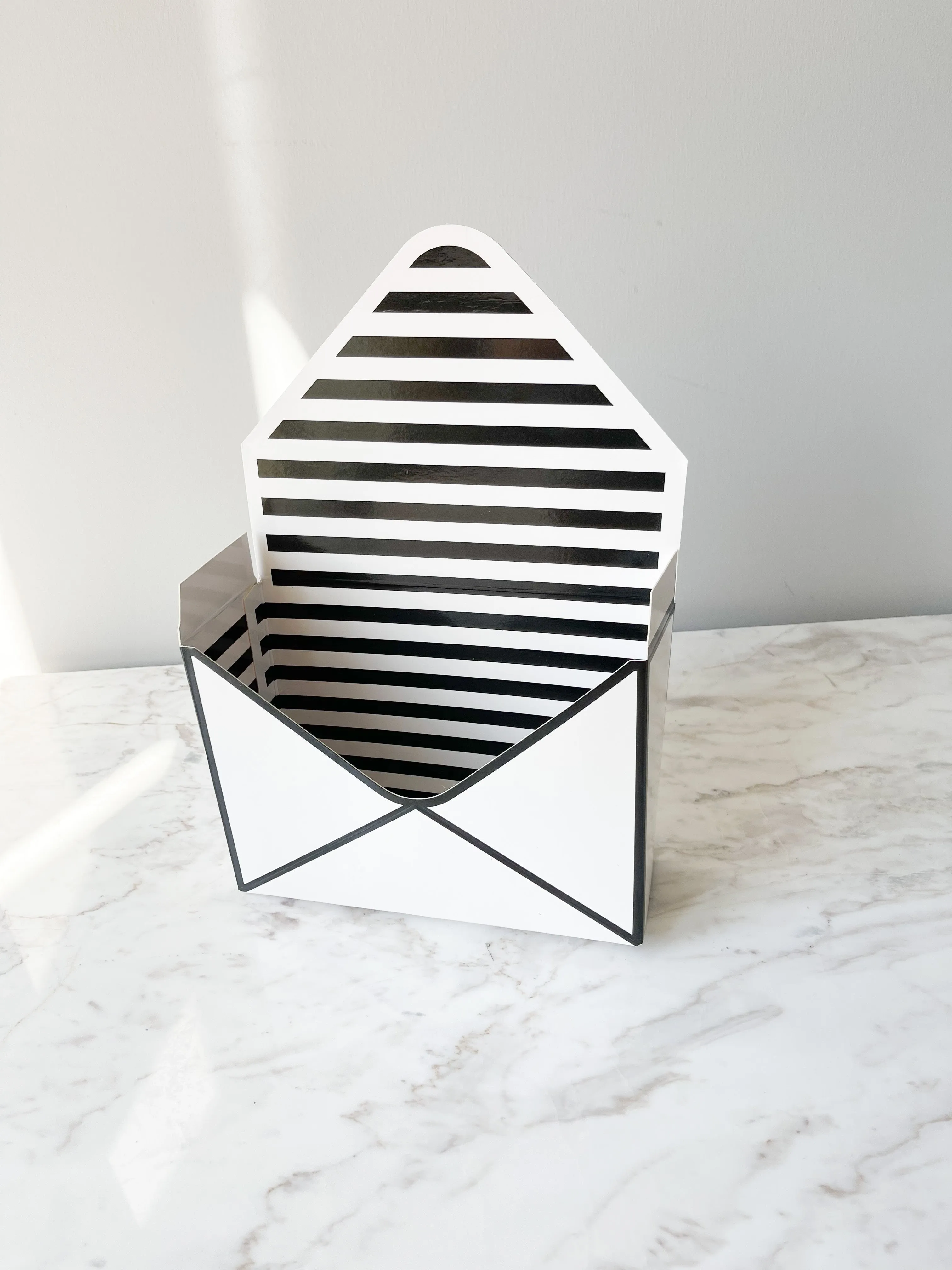 Stripe Envelope Shape Flower Box