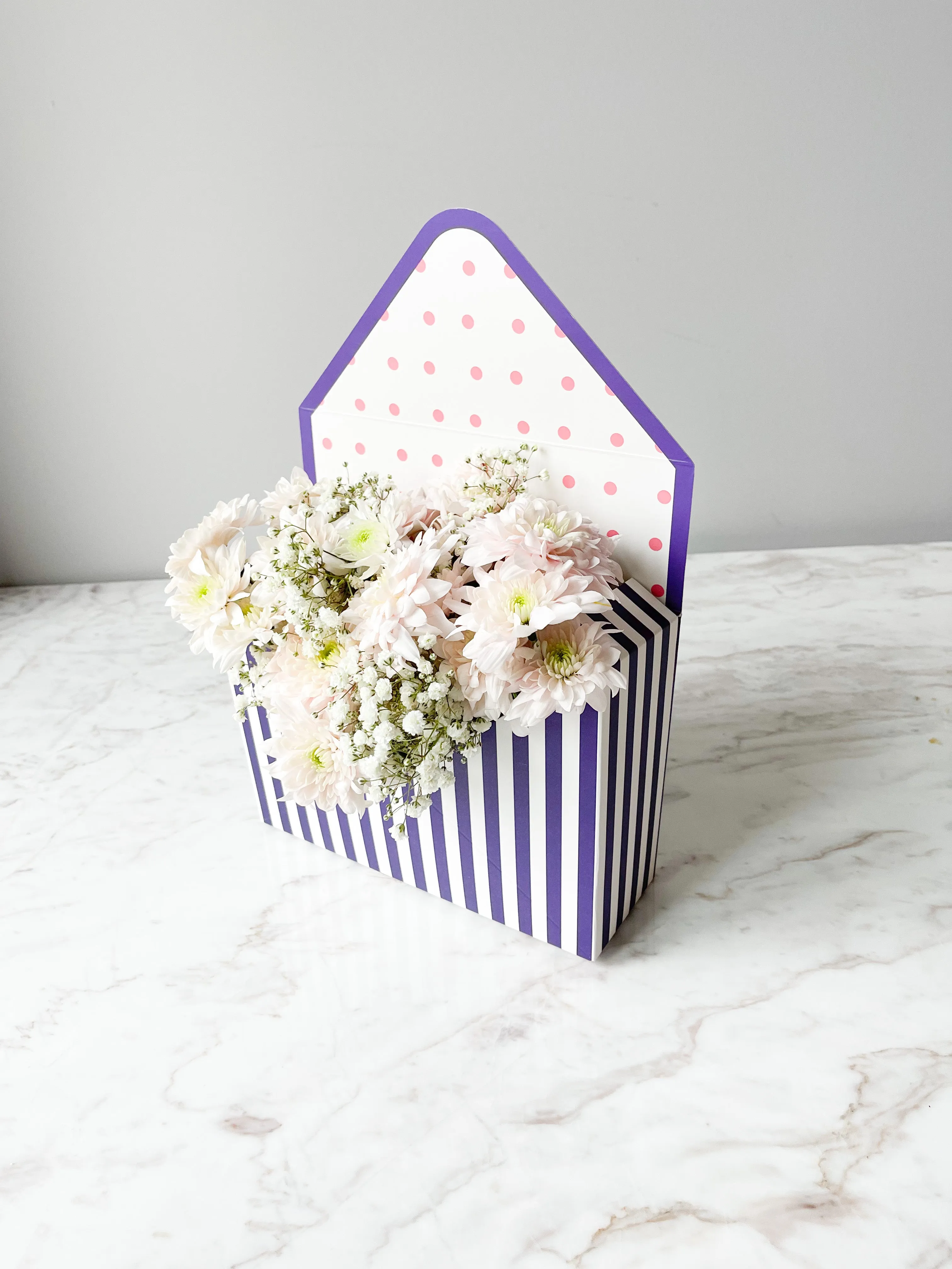 Stripe Envelope Shape Flower Box