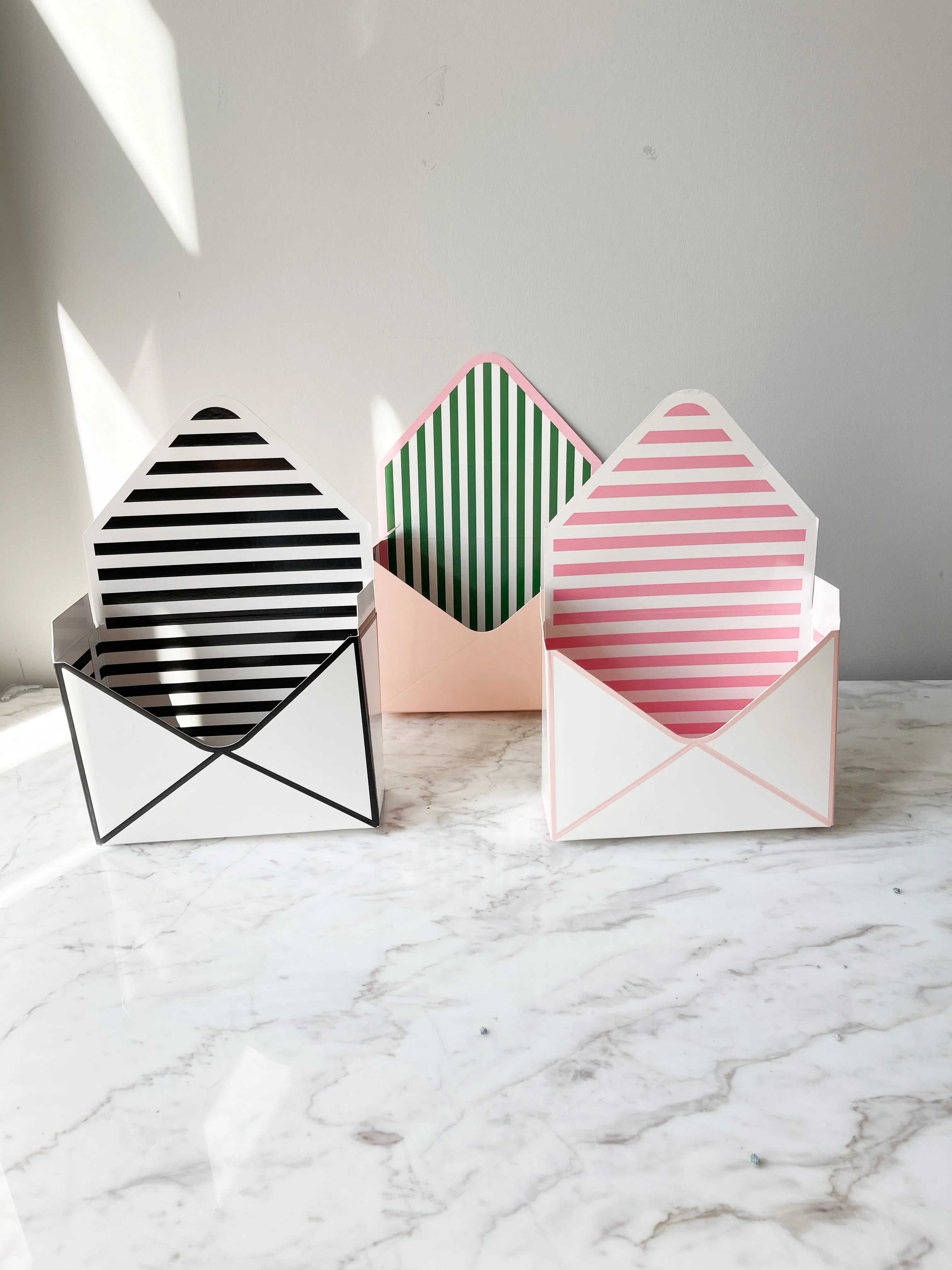 Stripe Envelope Shape Flower Box