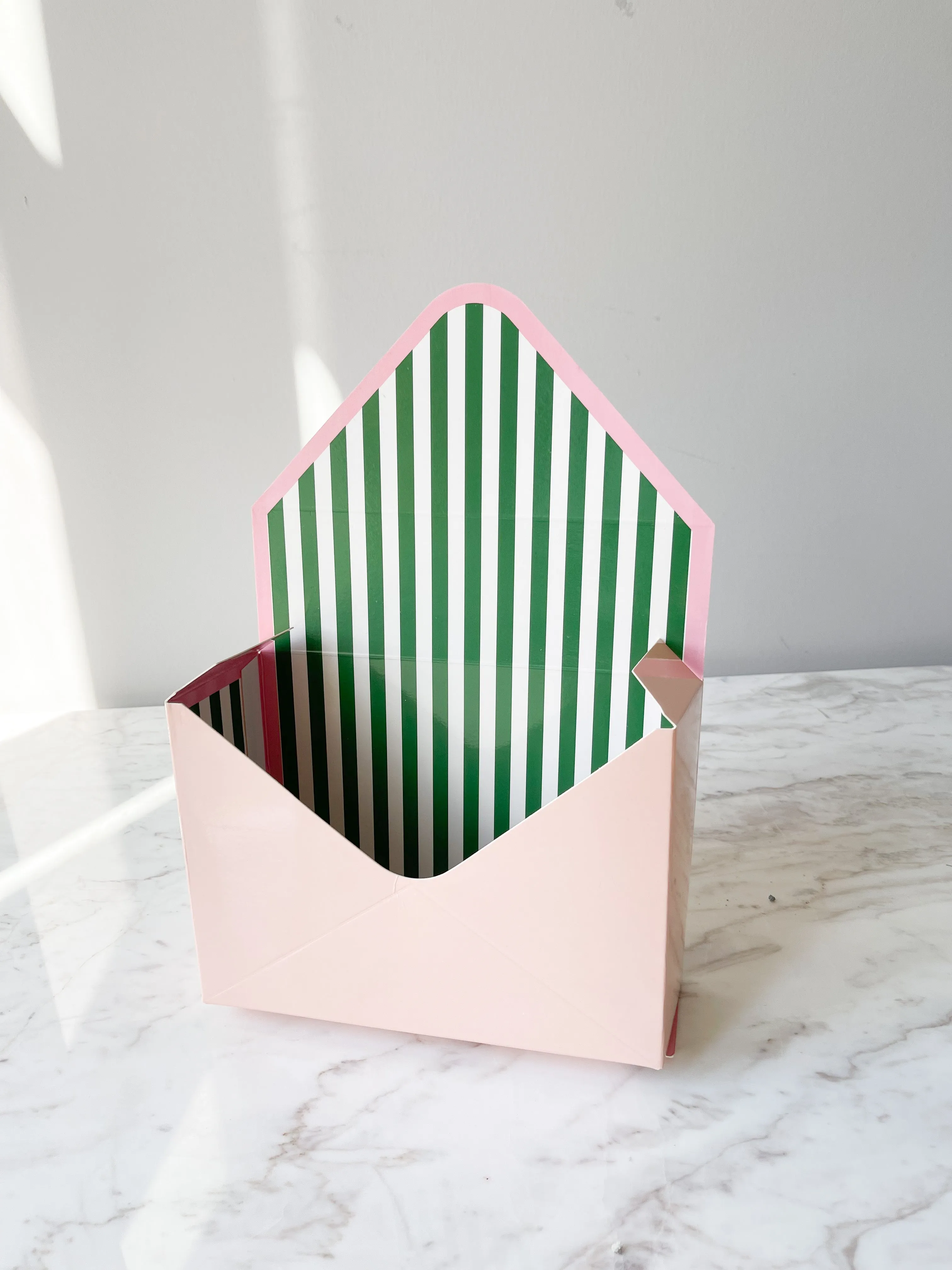 Stripe Envelope Shape Flower Box