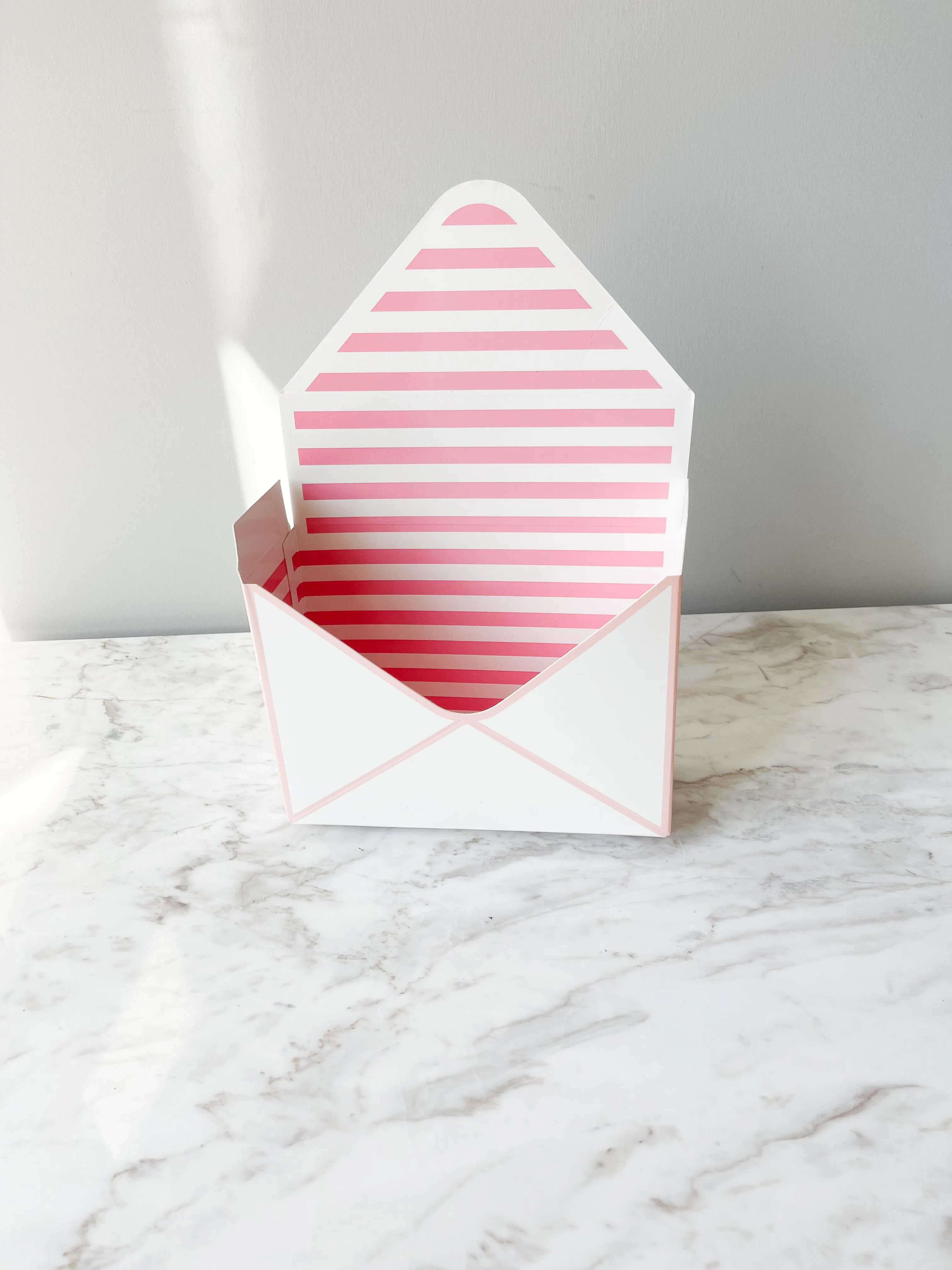 Stripe Envelope Shape Flower Box