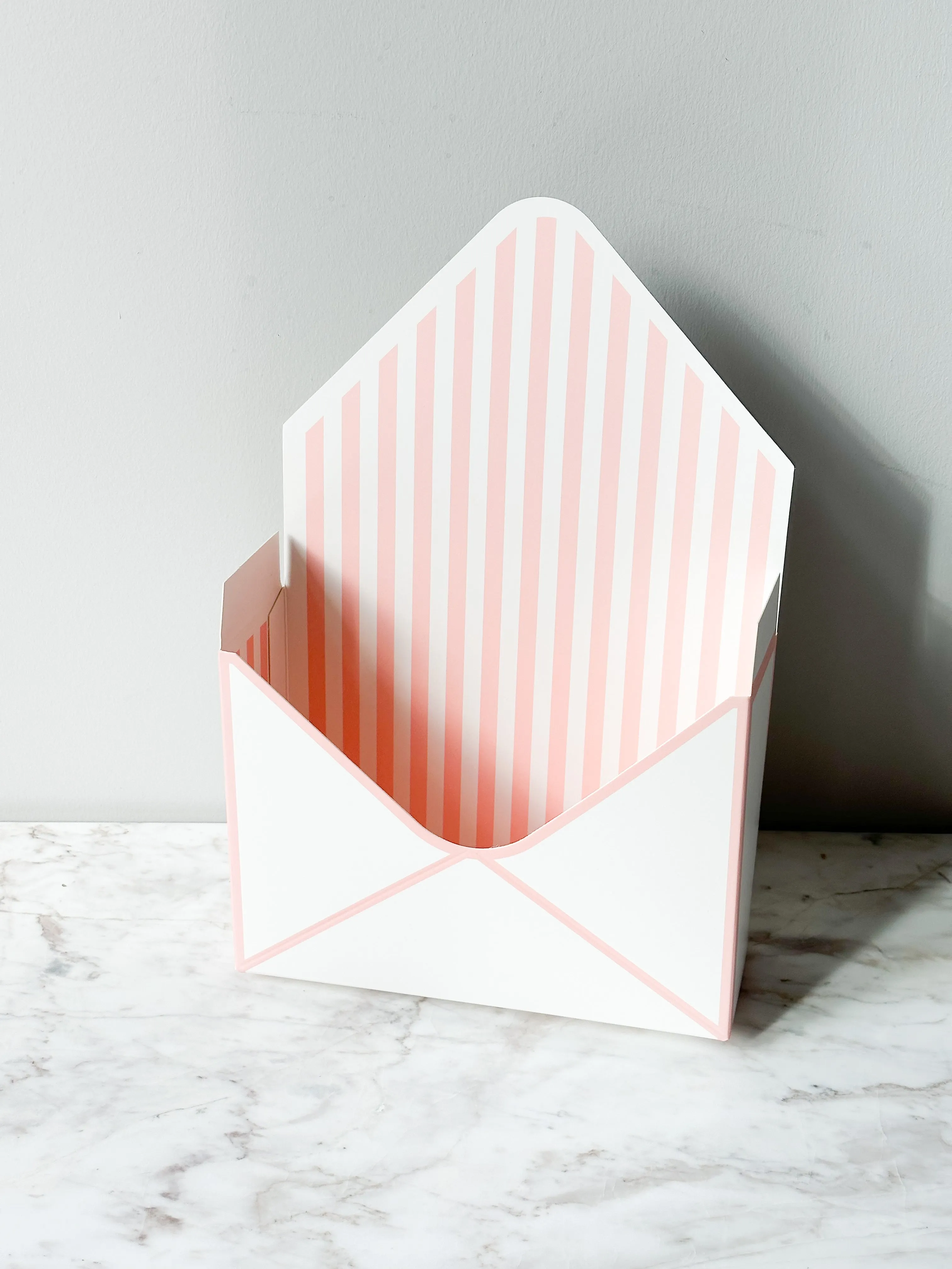 Stripe Envelope Shape Flower Box