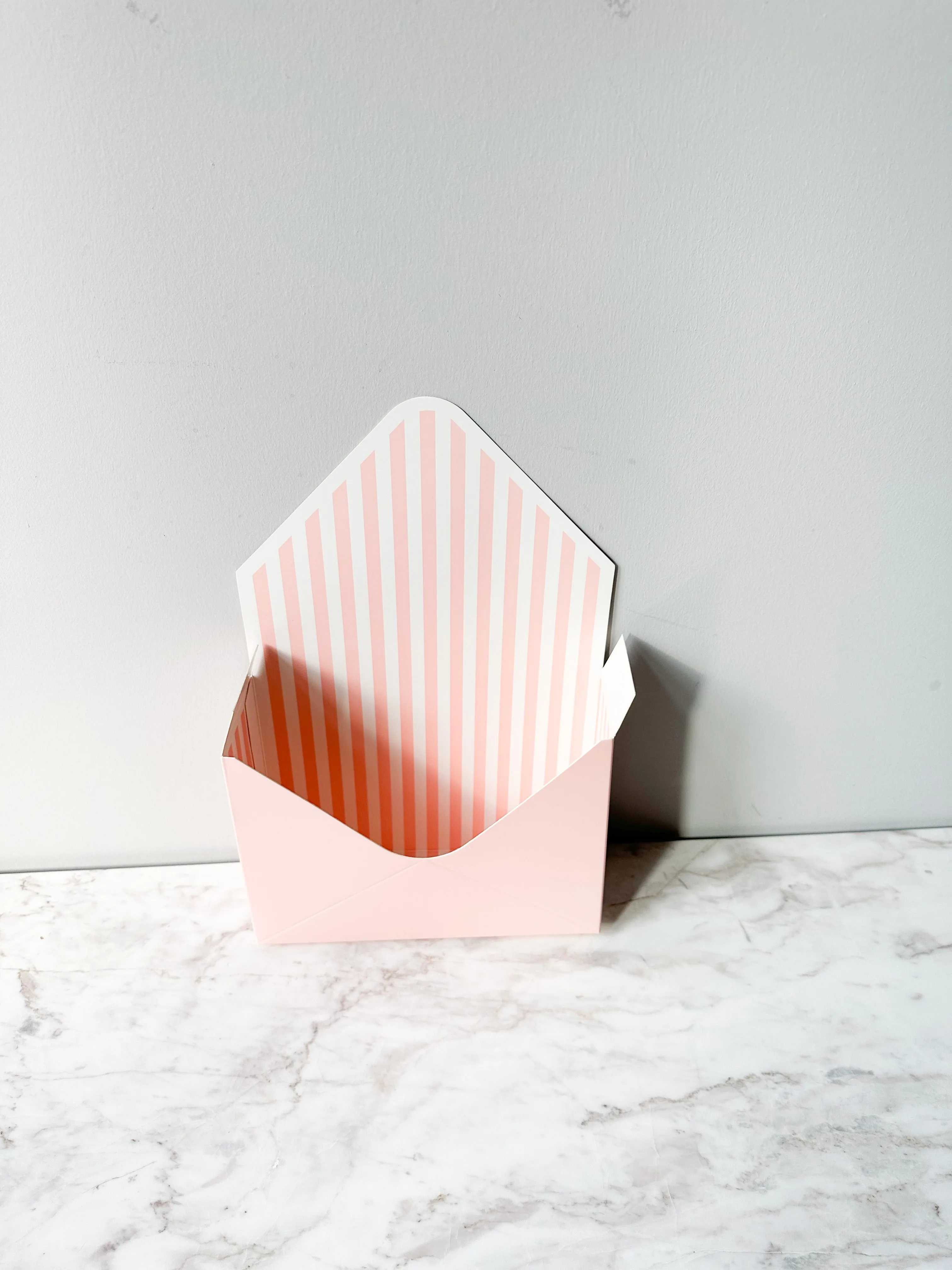 Stripe Envelope Shape Flower Box