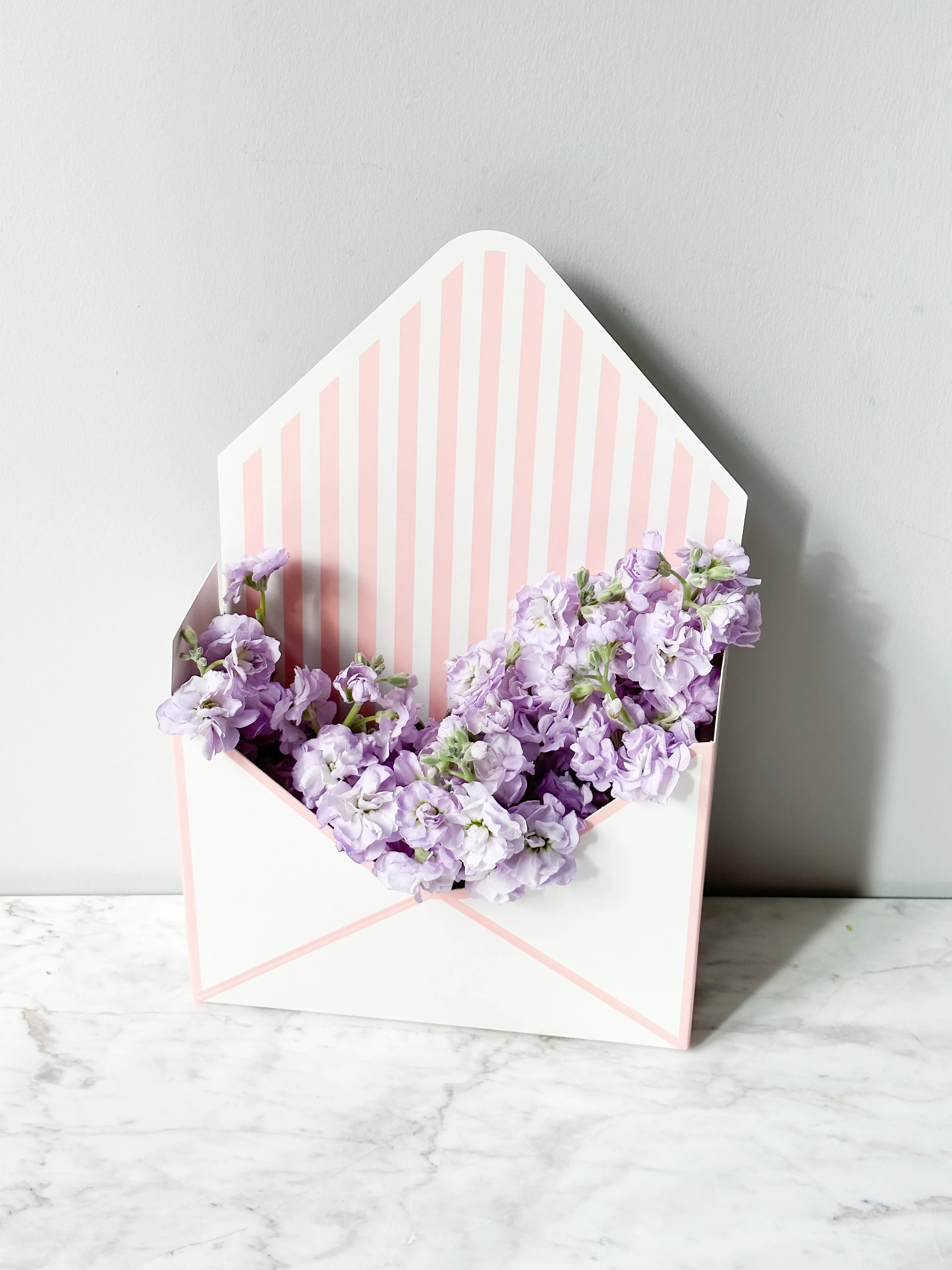 Stripe Envelope Shape Flower Box