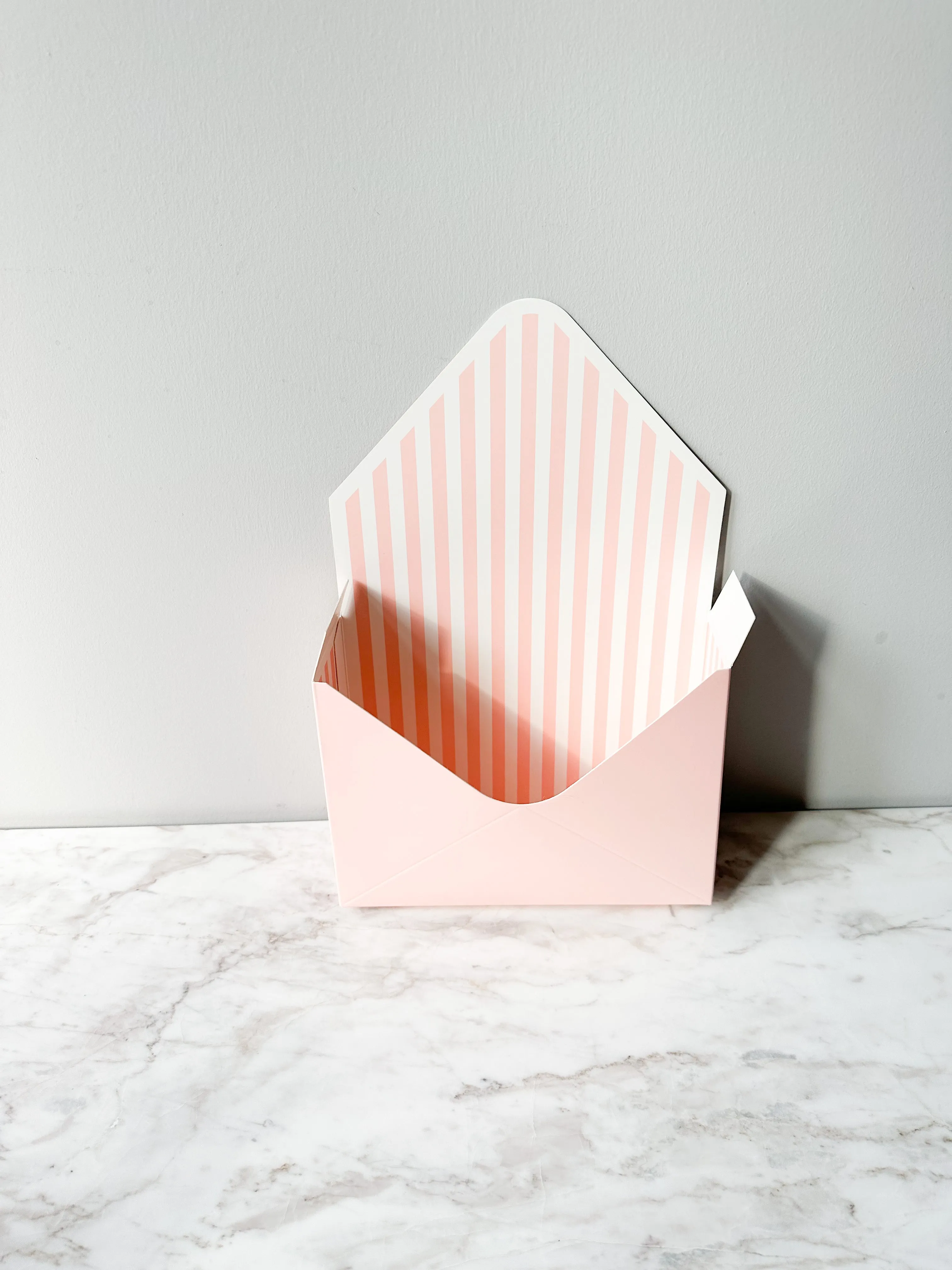 Stripe Envelope Shape Flower Box