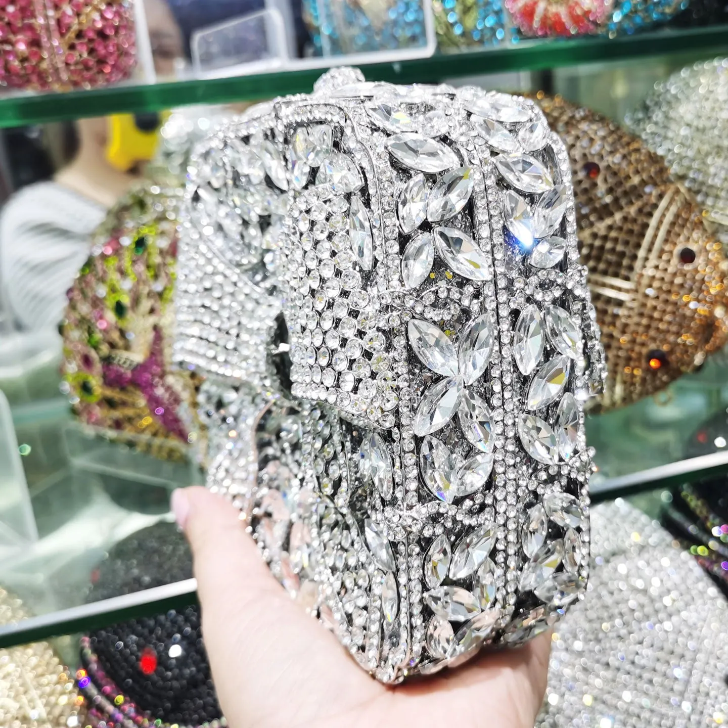 Stunner Bow Clutch