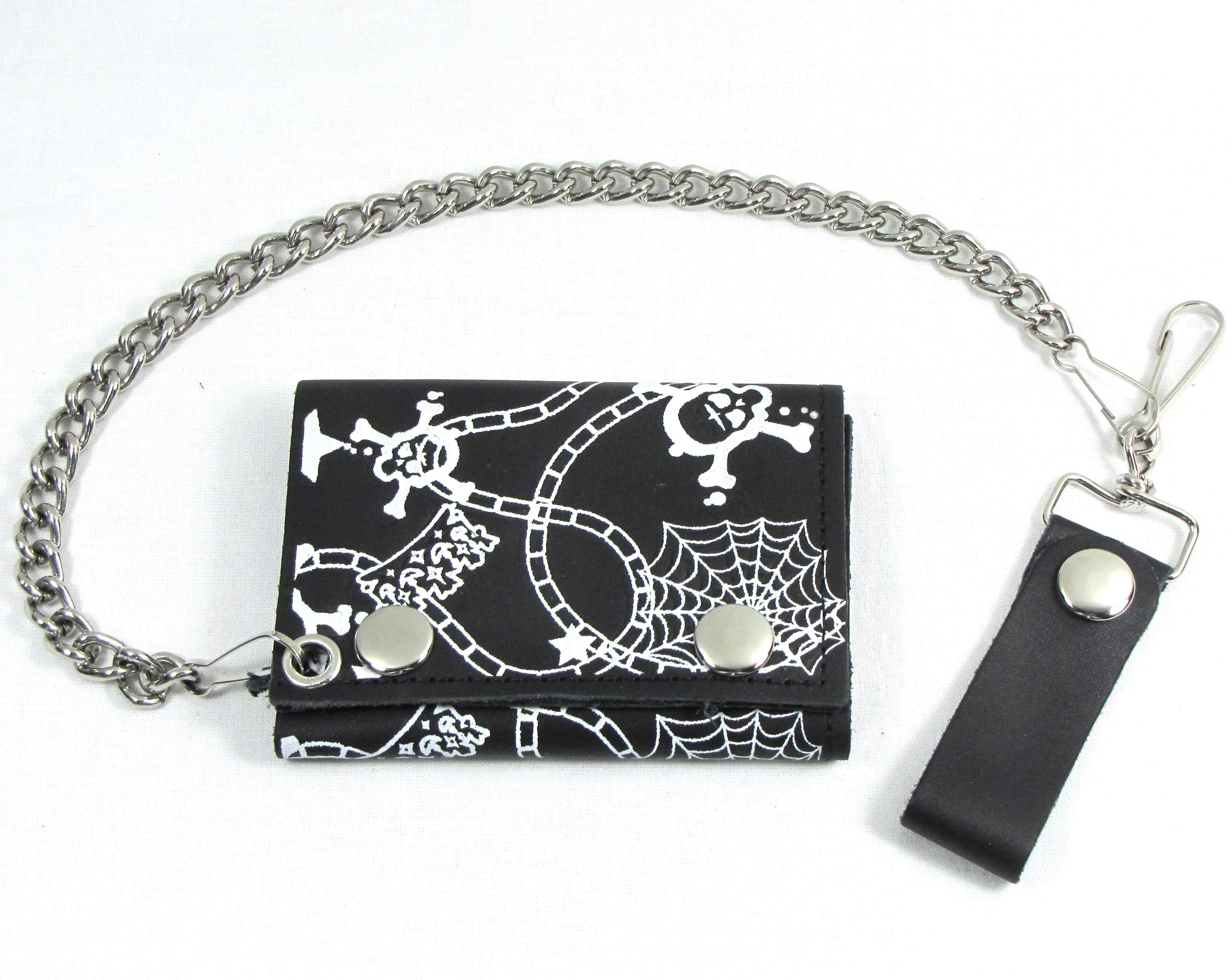 TC304-209  Tri-Fold Wallet w/ Chain- Spiderweb/Skulls