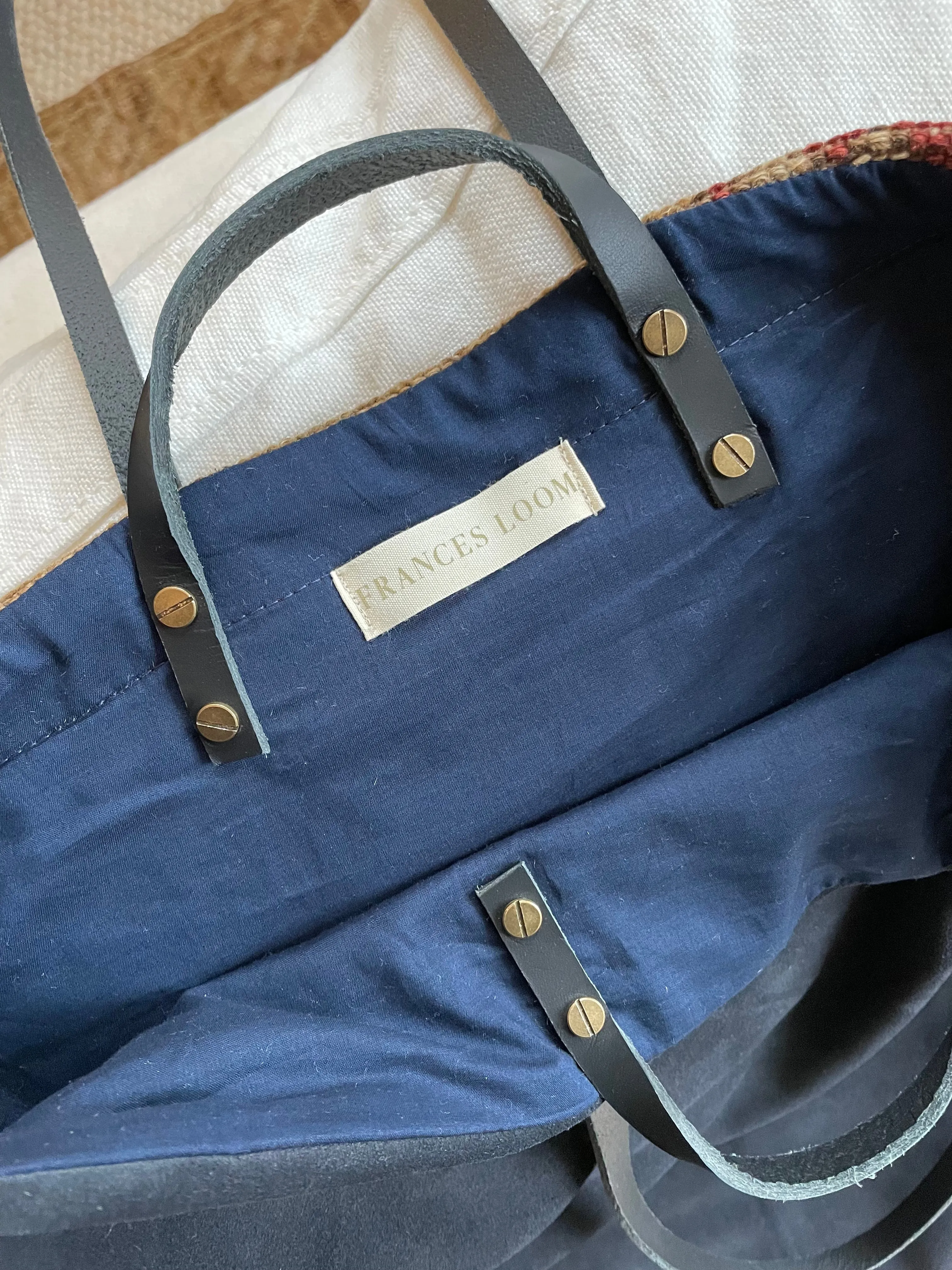 The Newt tote 002