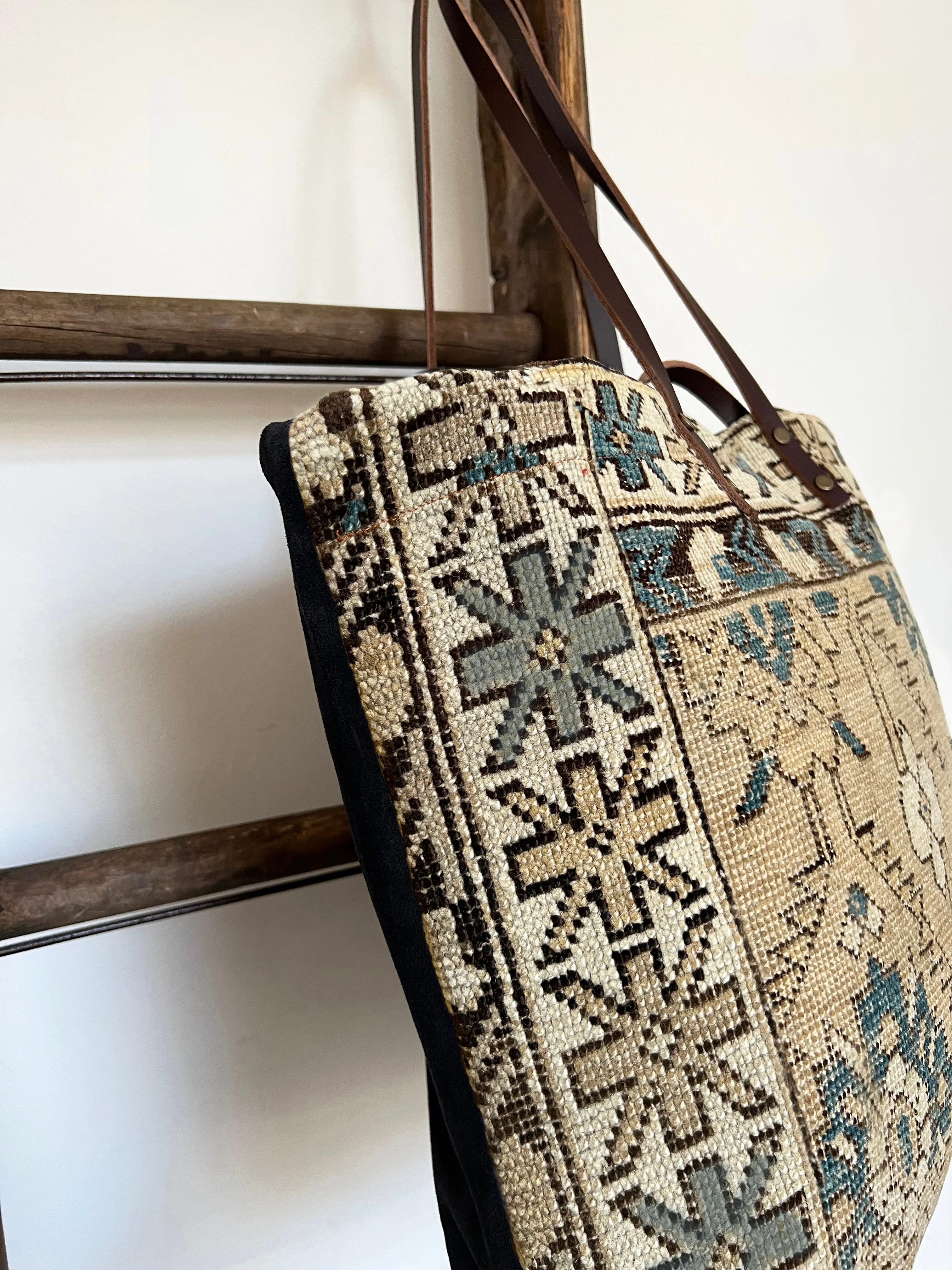 The Newt tote 002