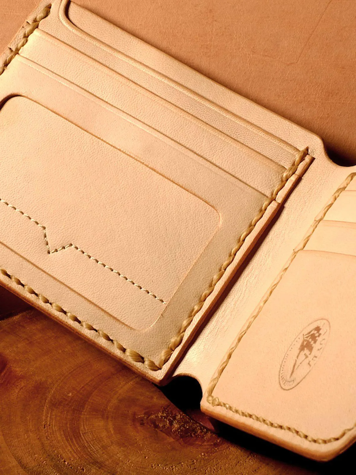Voyej Karimata IV Burgundy Short Wallet