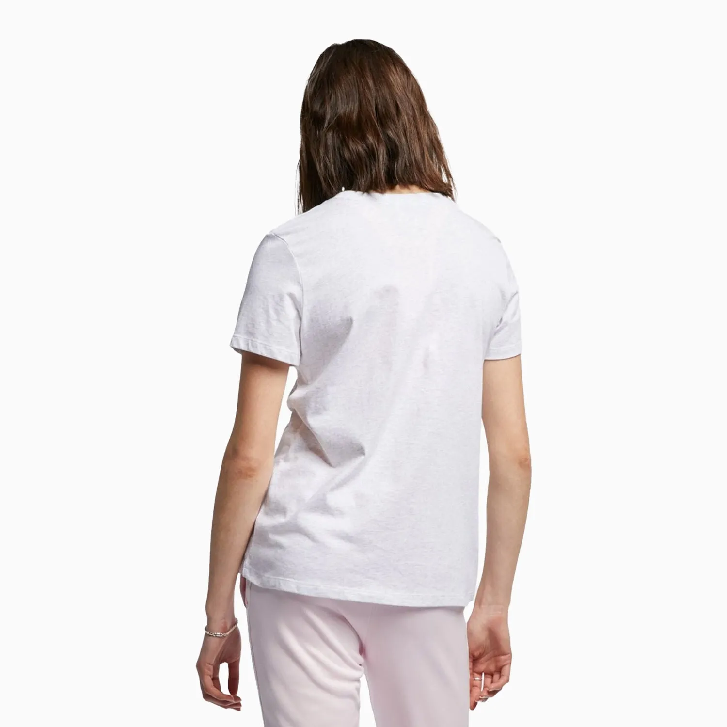 Women's Sportswear Essential Outfit