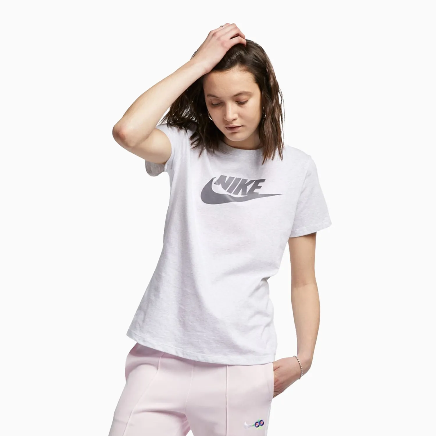 Women's Sportswear Essential Outfit
