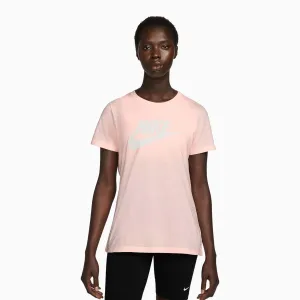Women's Sportswear Essentials Outfit